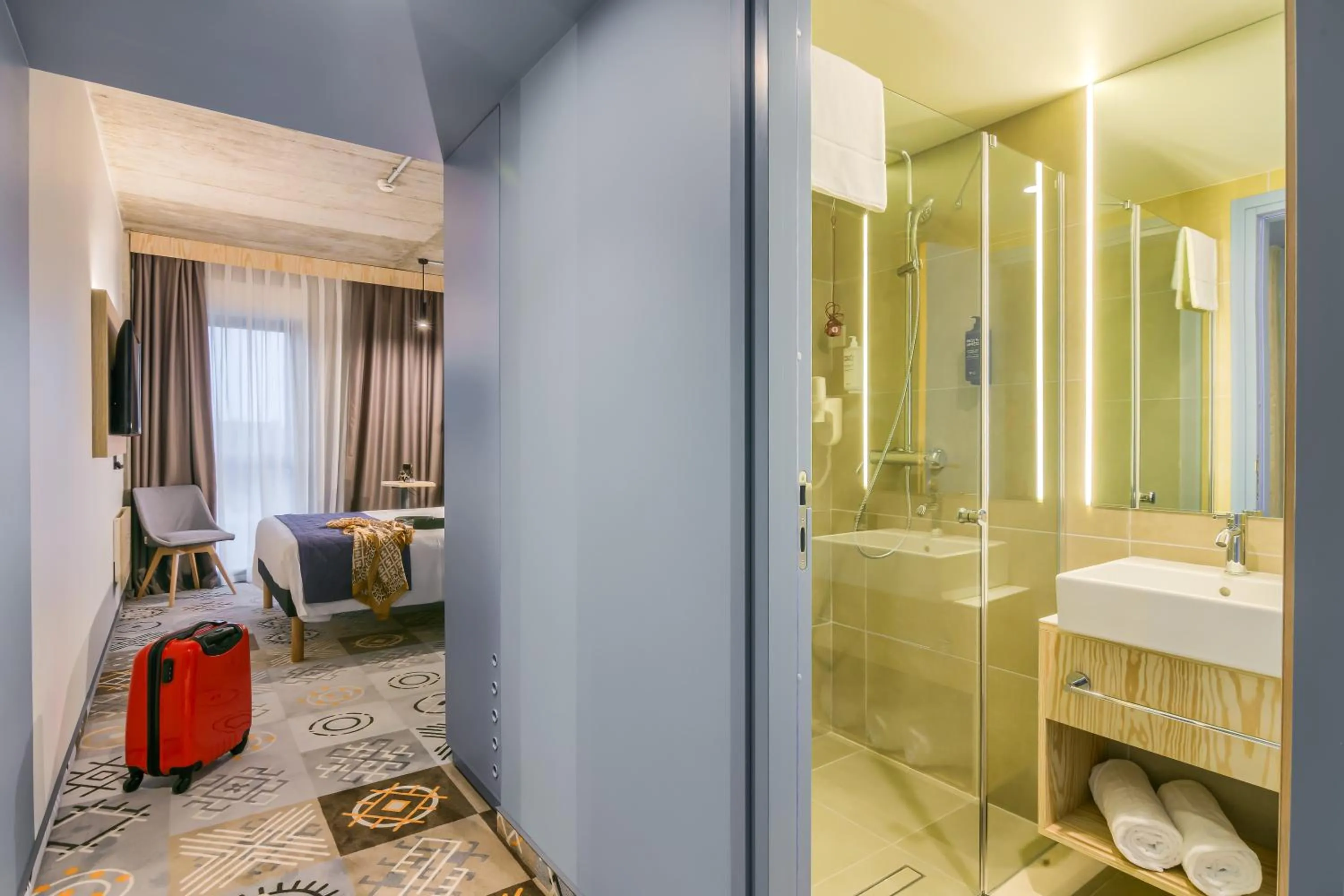 Shower in ibis Styles Bucharest City Center