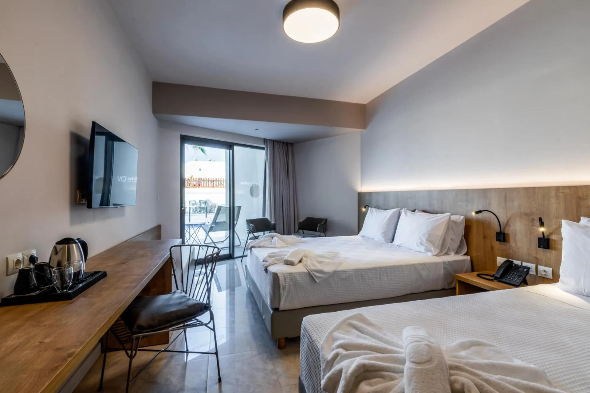 Photo of the whole room, Bed in White Olive Elite Rethymno