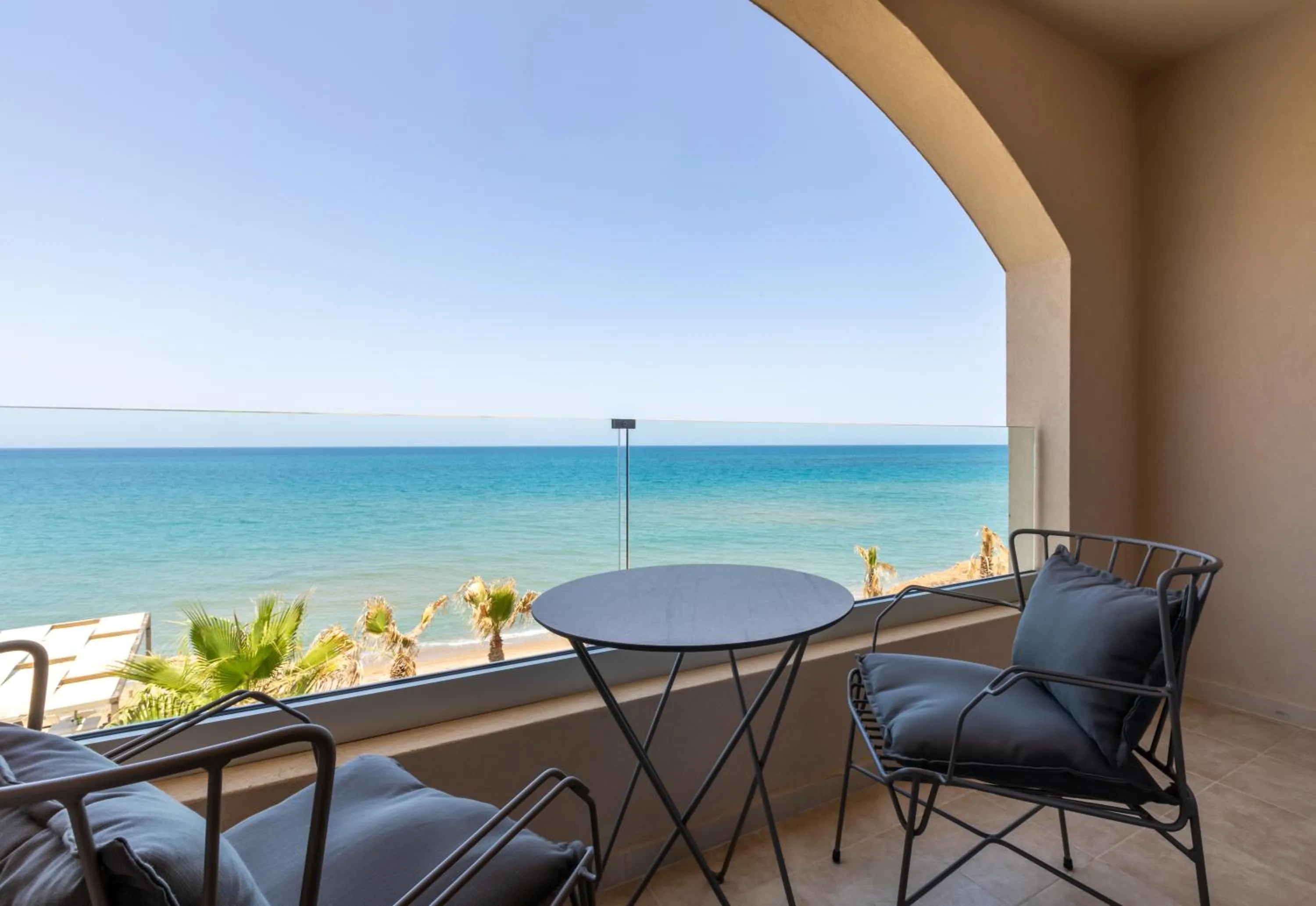 Day in White Olive Elite Rethymno