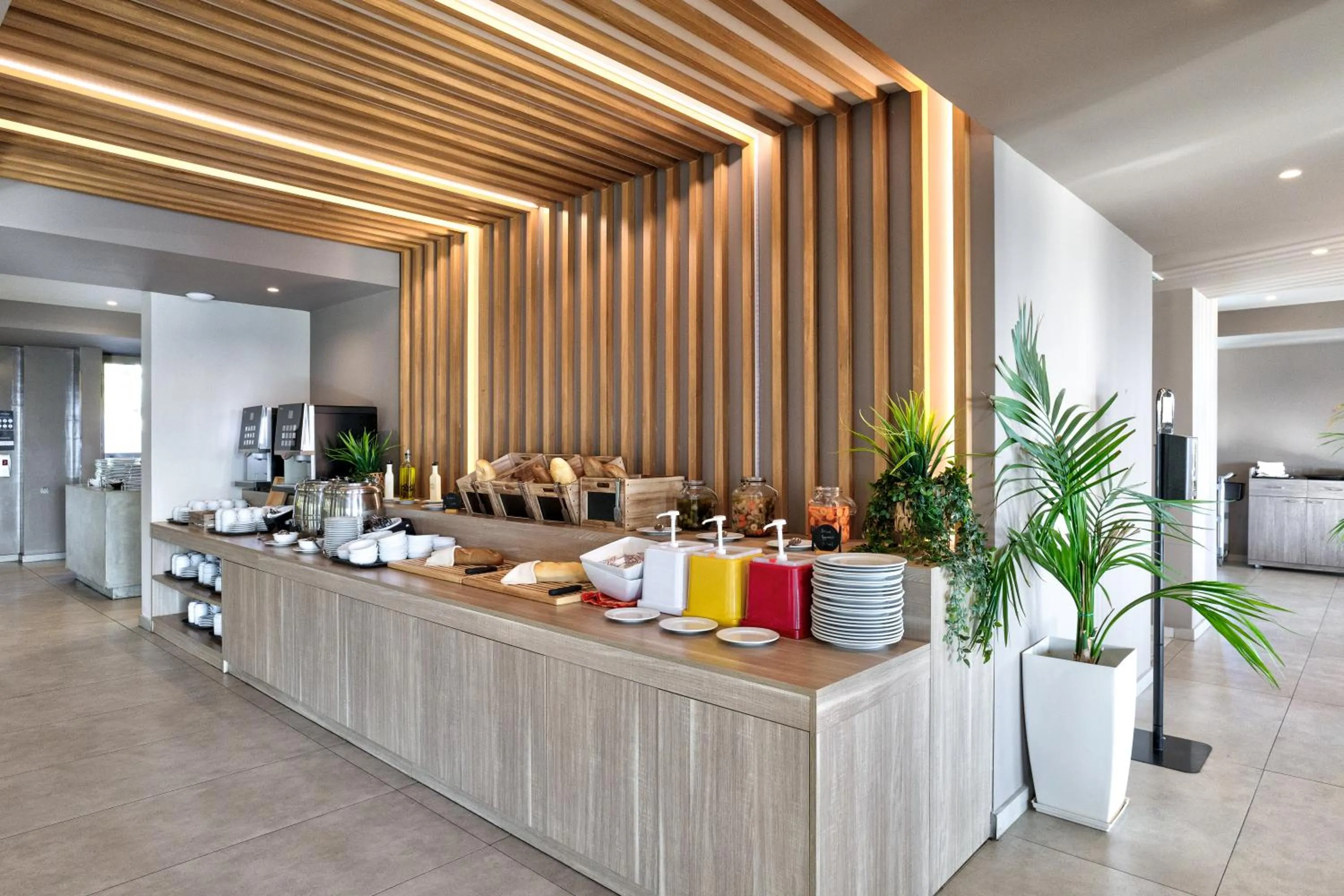 Restaurant/places to eat in White Olive Premium Lindos