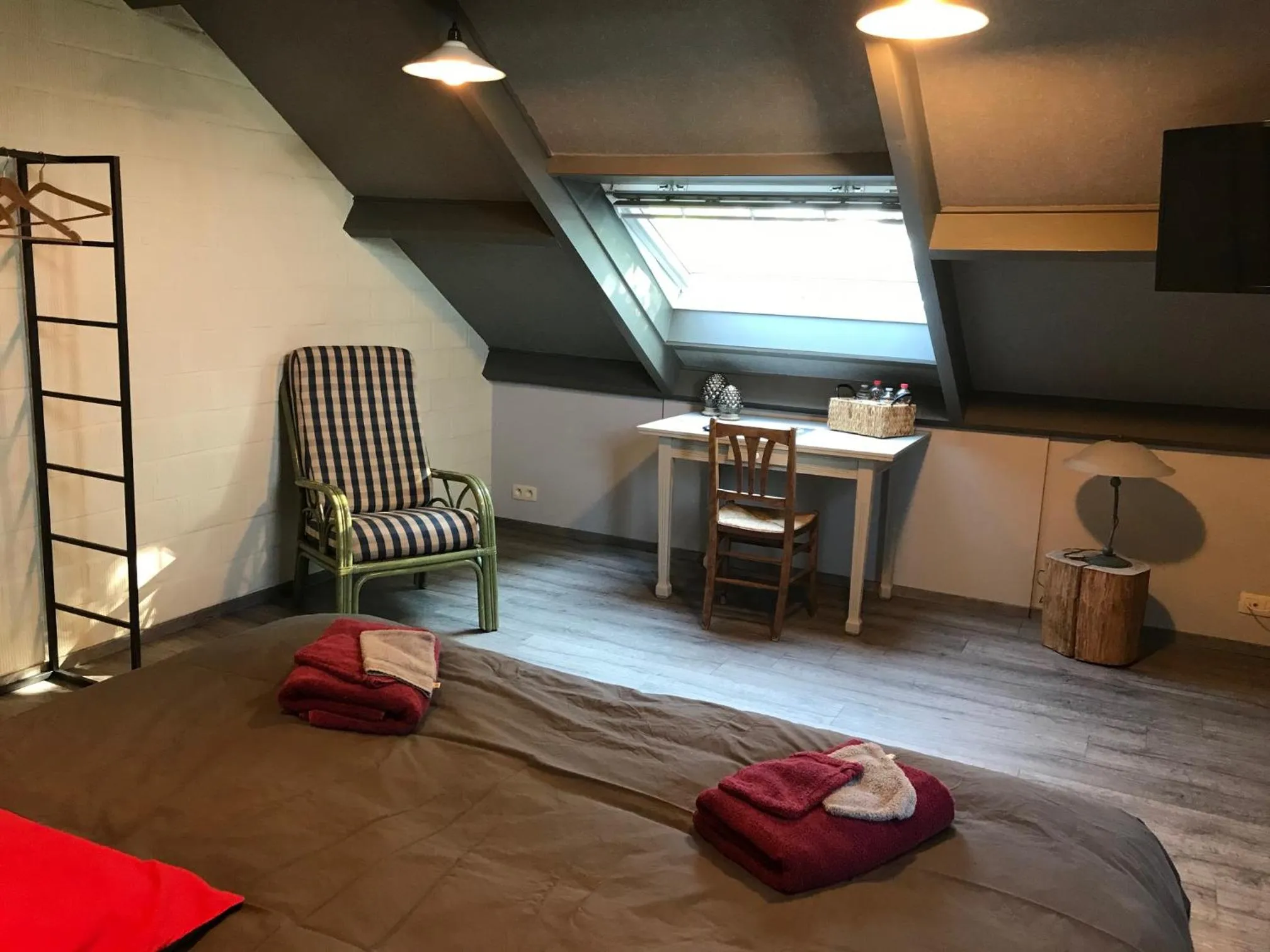 Seating area, Bed in Grysperre B&B