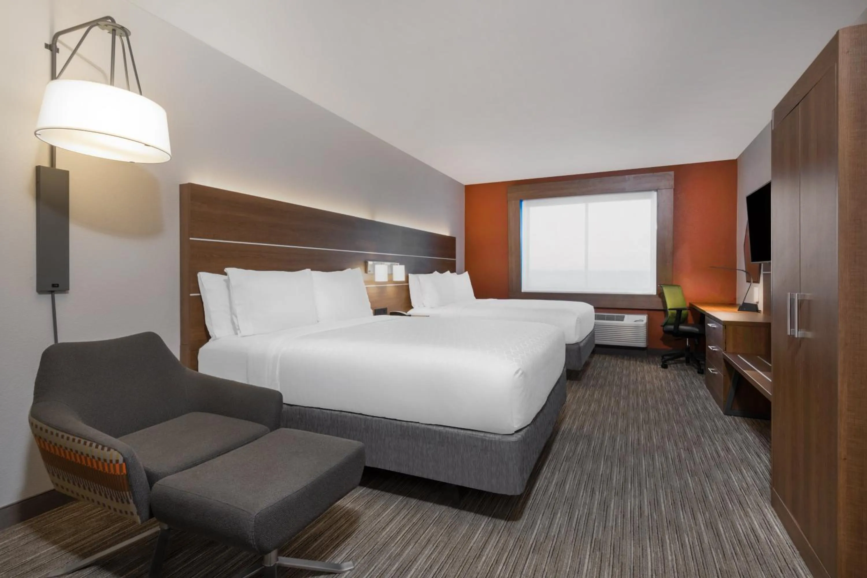 Photo of the whole room, Bed in Holiday Inn Express & Suites - Colorado Springs South I-25 by IHG