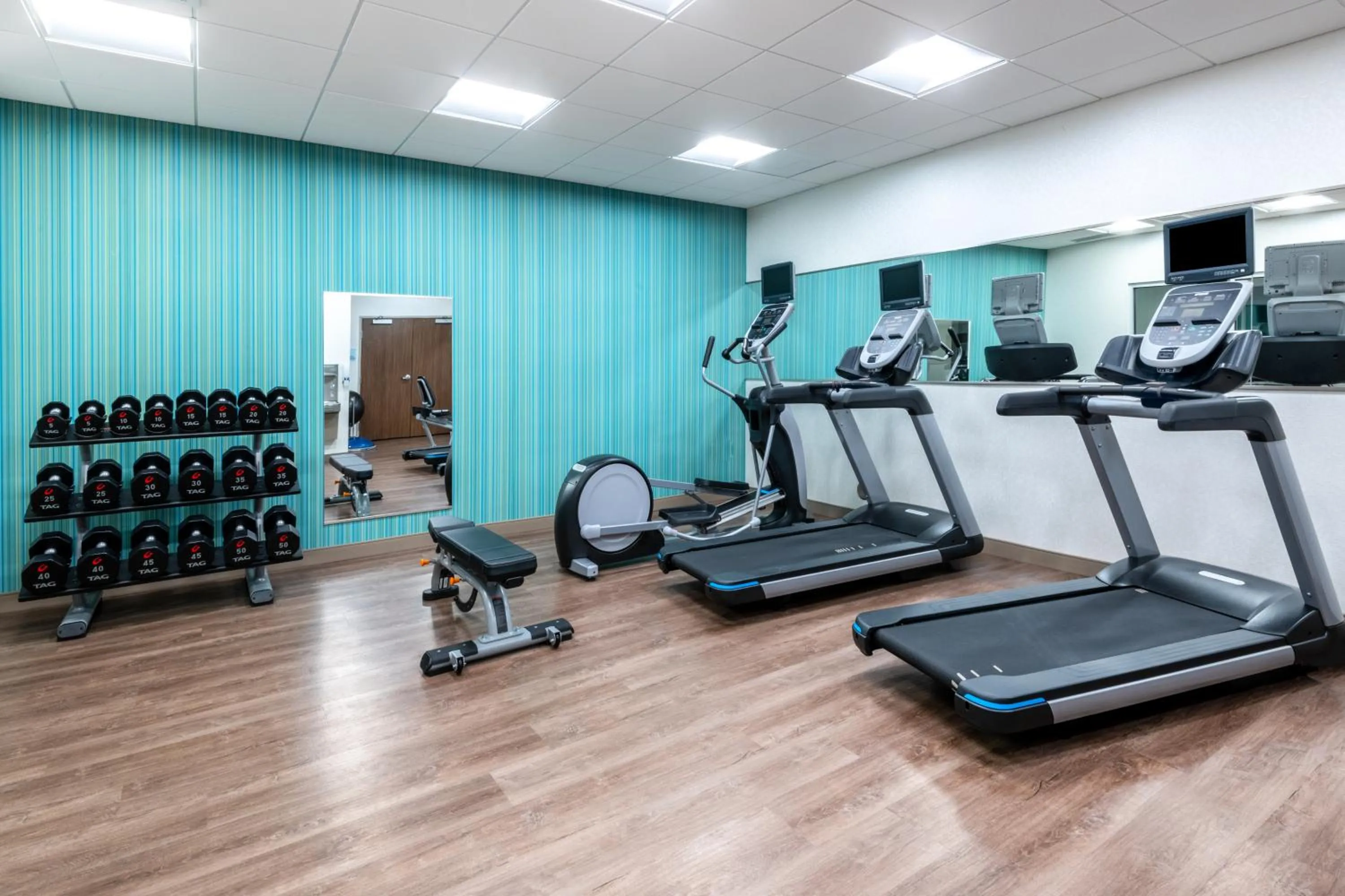 Fitness centre/facilities in Holiday Inn Express & Suites - Colorado Springs South I-25 by IHG