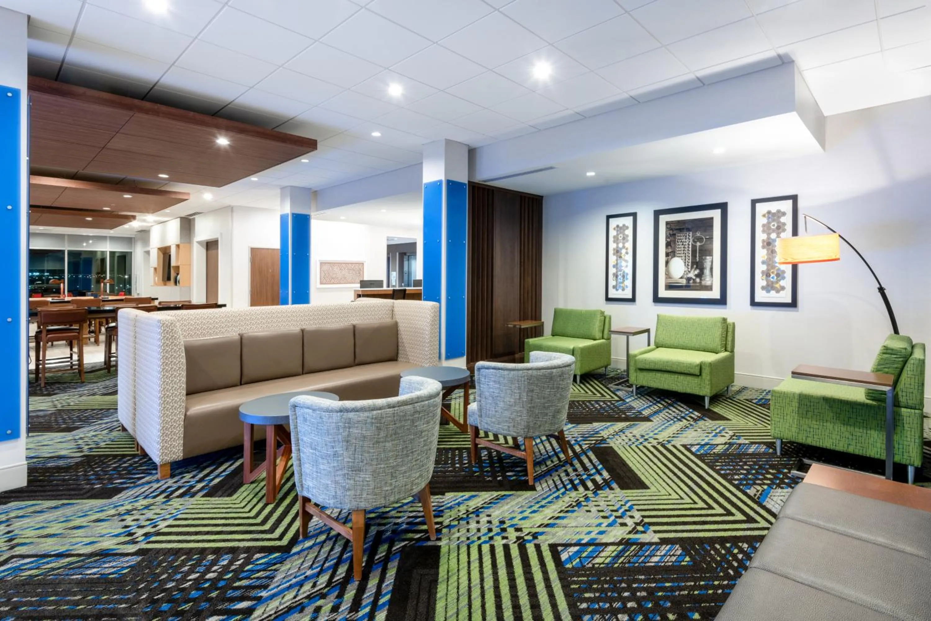 Lobby or reception in Holiday Inn Express & Suites - Colorado Springs South I-25 by IHG