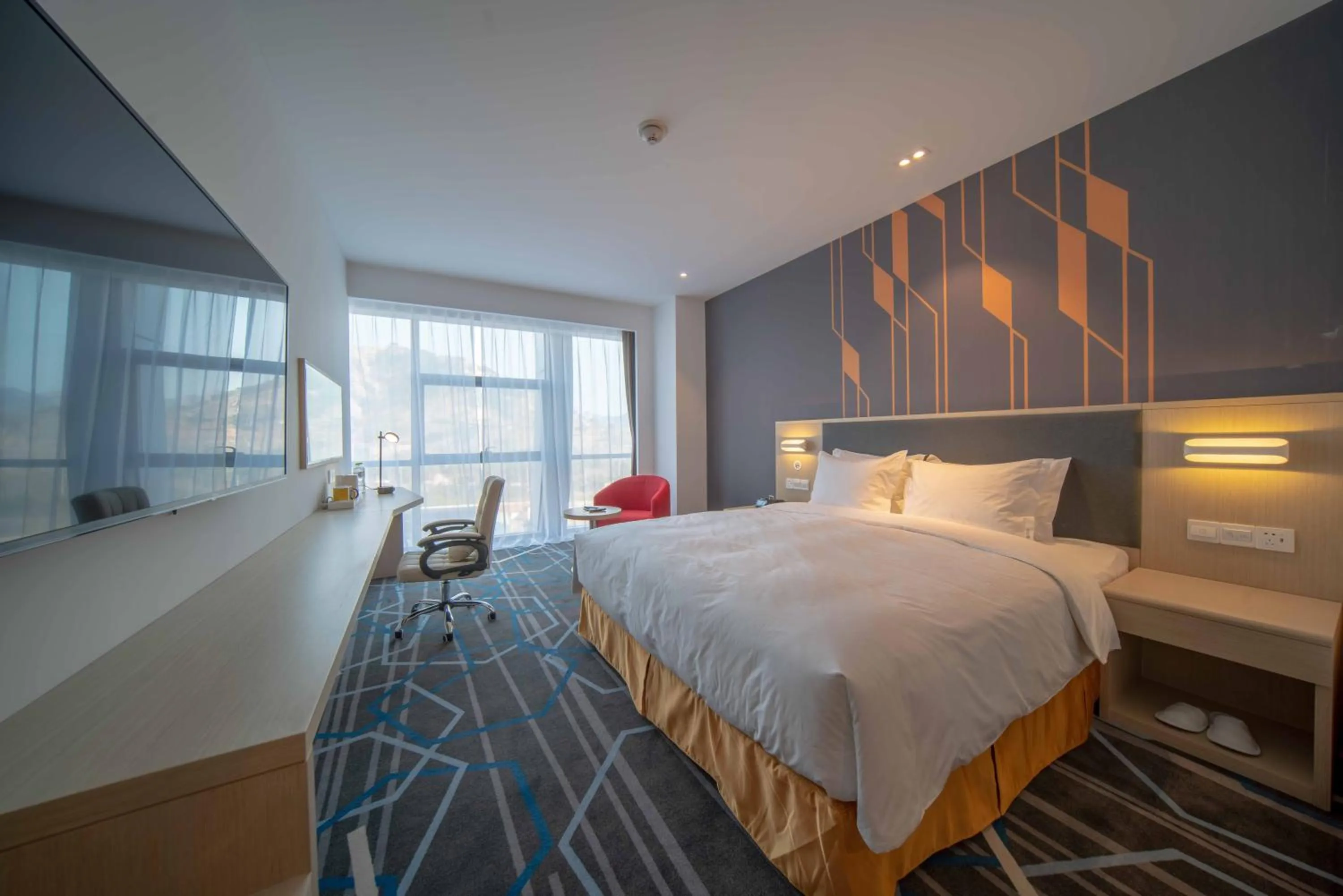Photo of the whole room, Bed in Holiday Inn Express Qingdao Innovation Park by IHG