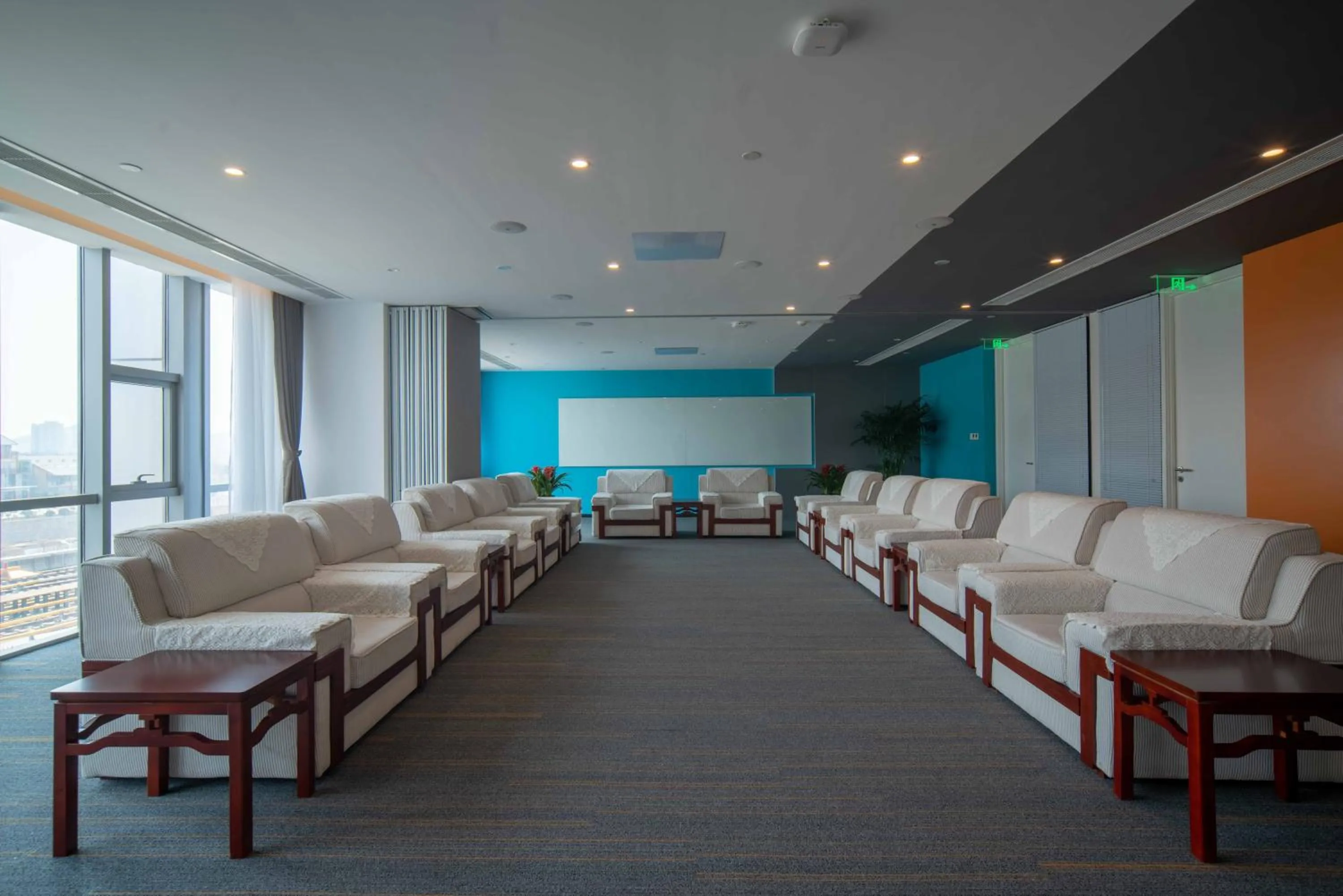 Meeting/conference room in Holiday Inn Express Qingdao Innovation Park by IHG
