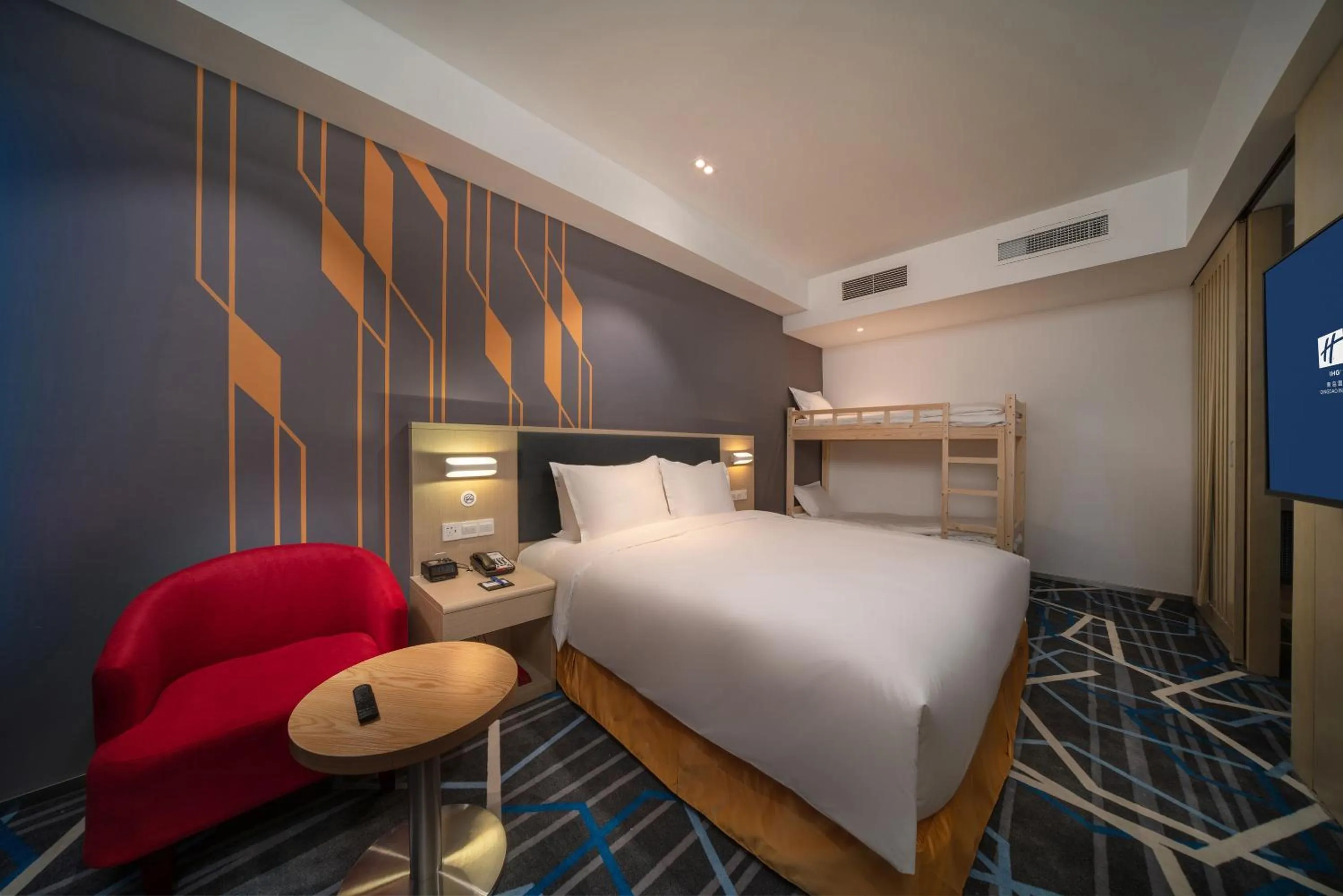 Bed in Holiday Inn Express Qingdao Innovation Park by IHG
