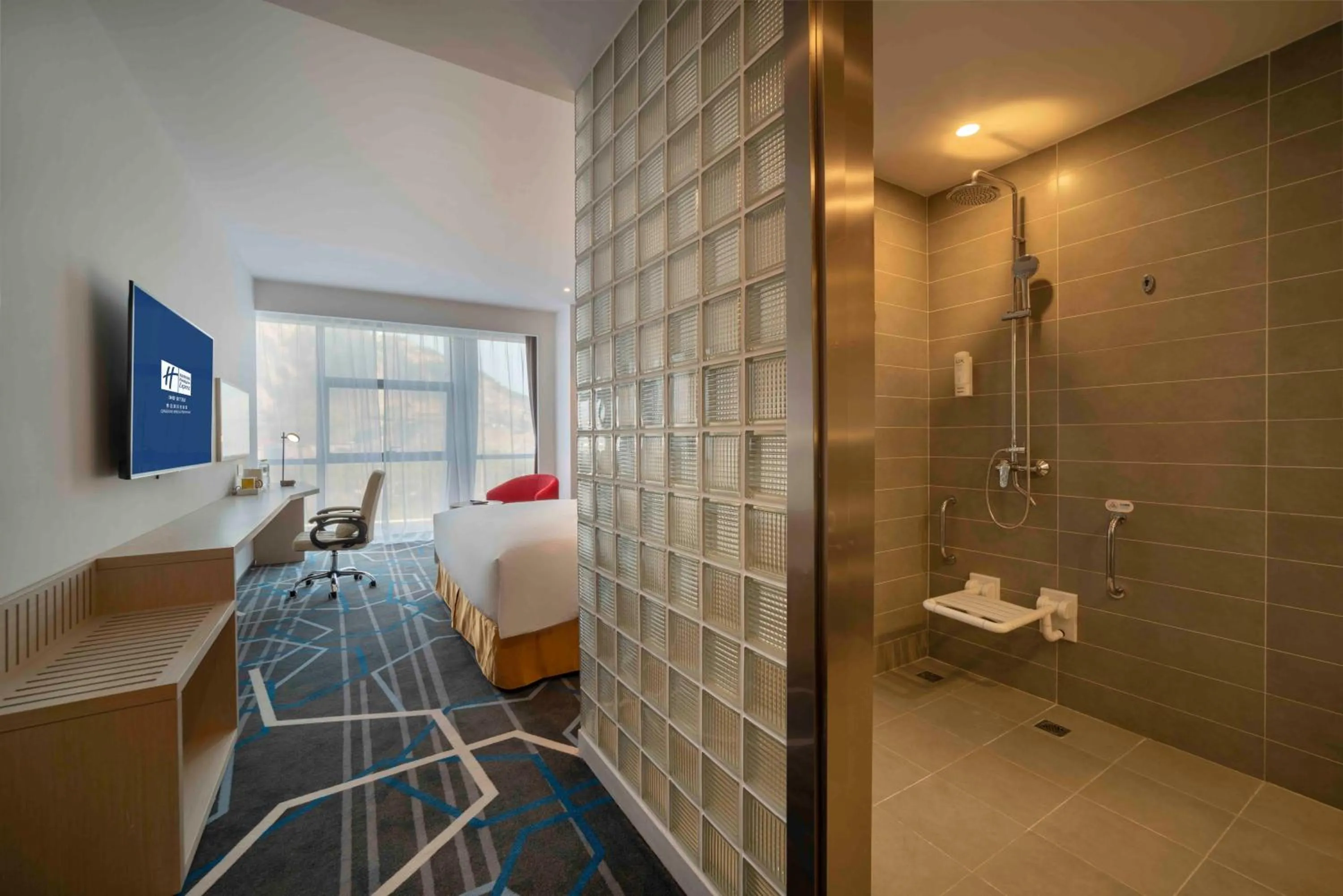 Shower in Holiday Inn Express Qingdao Innovation Park by IHG