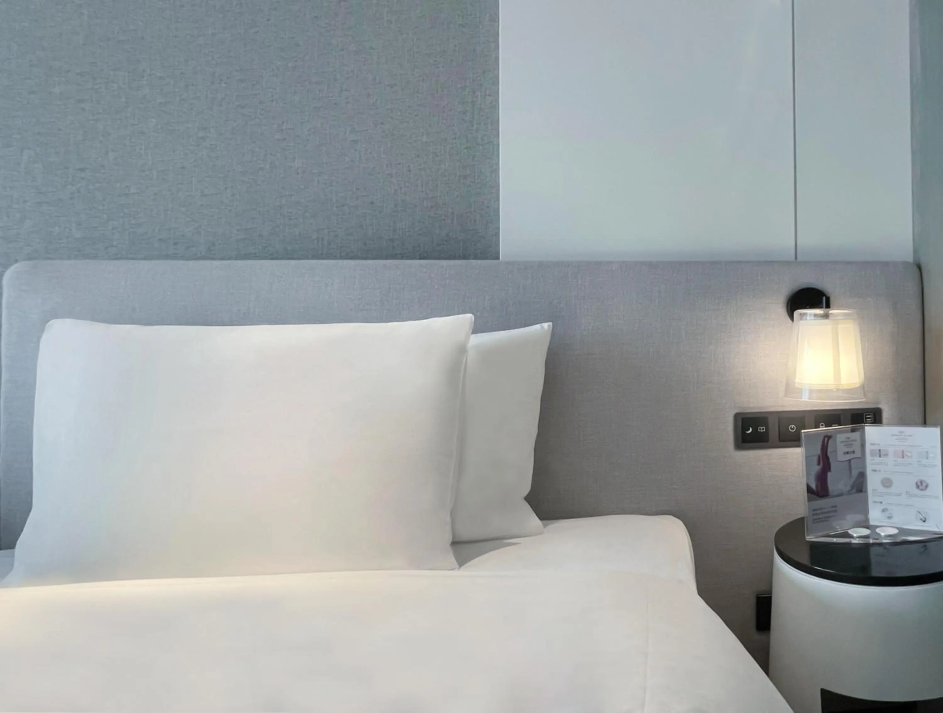 Standard King Room in Crowne Plaza Shenzhen World Exhibition and Convention Center, an IHG Hotel