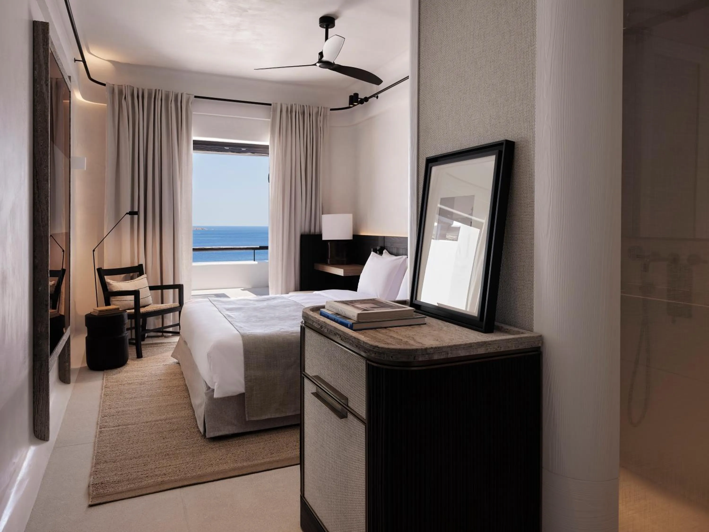 Photo of the whole room, Bed in Kalesma Mykonos