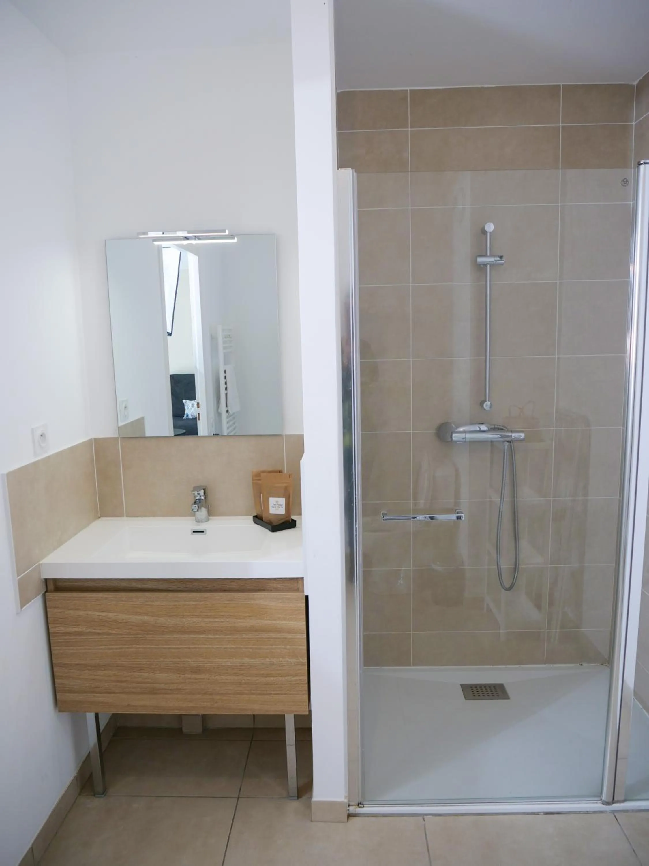 Bathroom in Les Patios de St-Pierre