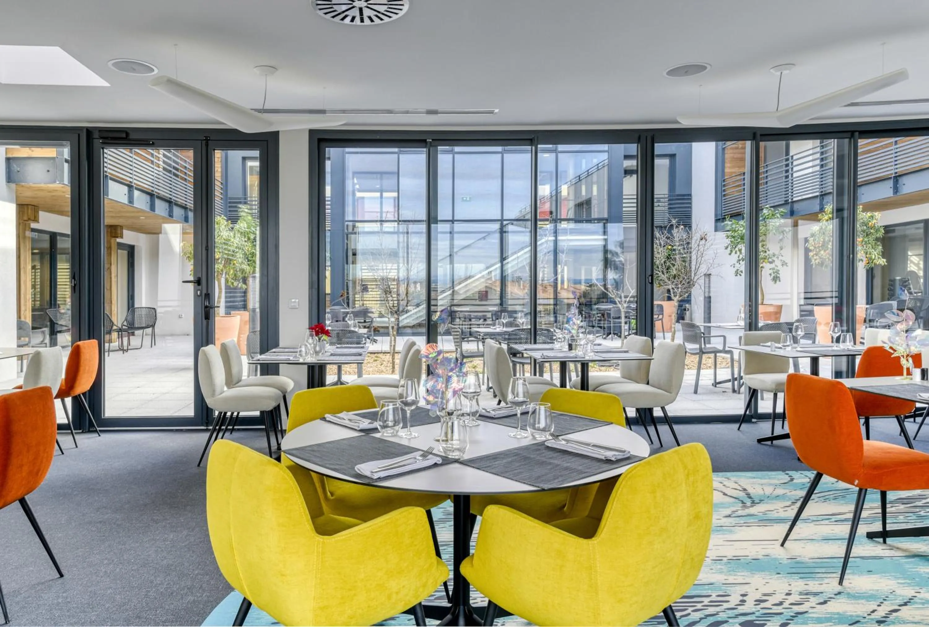 Restaurant/places to eat in Les Patios de St-Pierre