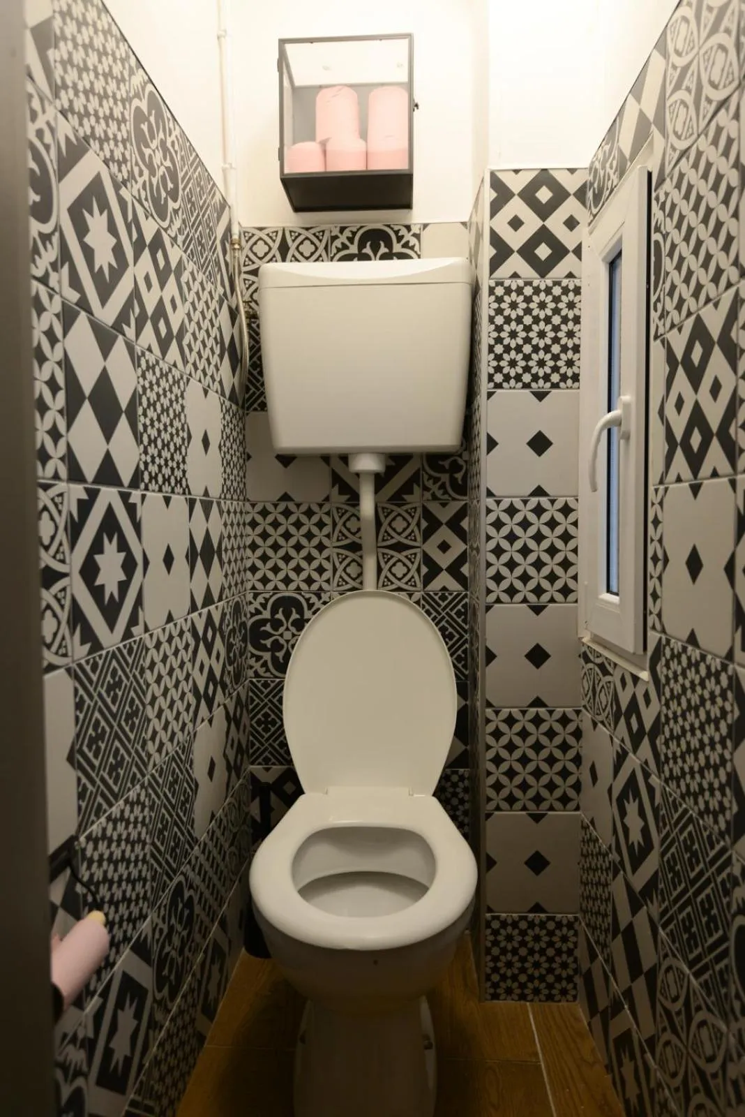 Toilet in LAFAYETTE HOTEL