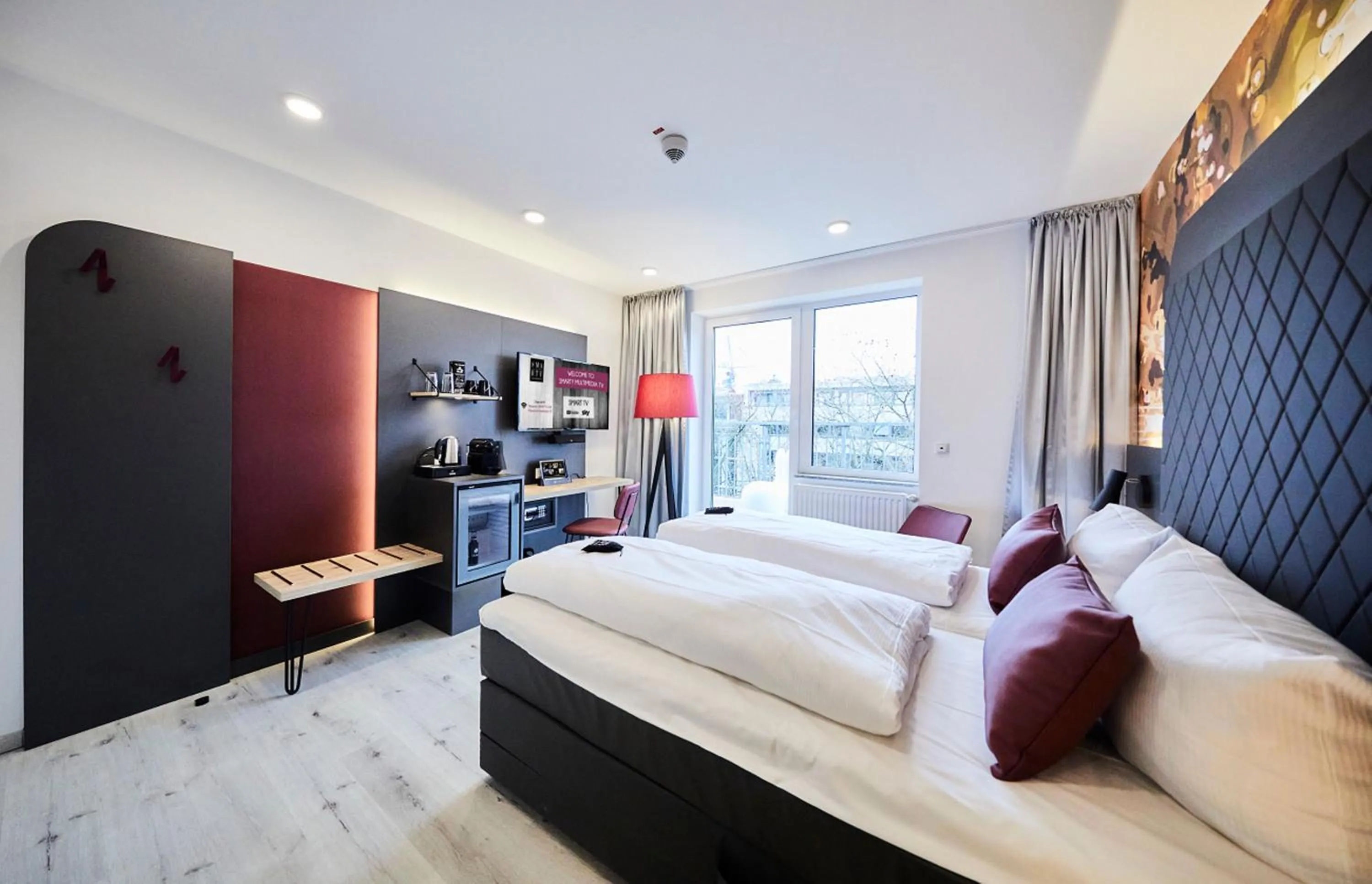 Photo of the whole room, Bed in SMARTY Cologne Dom Hotel - Boardinghouse - KONTAKTLOSER SELF CHECK-IN