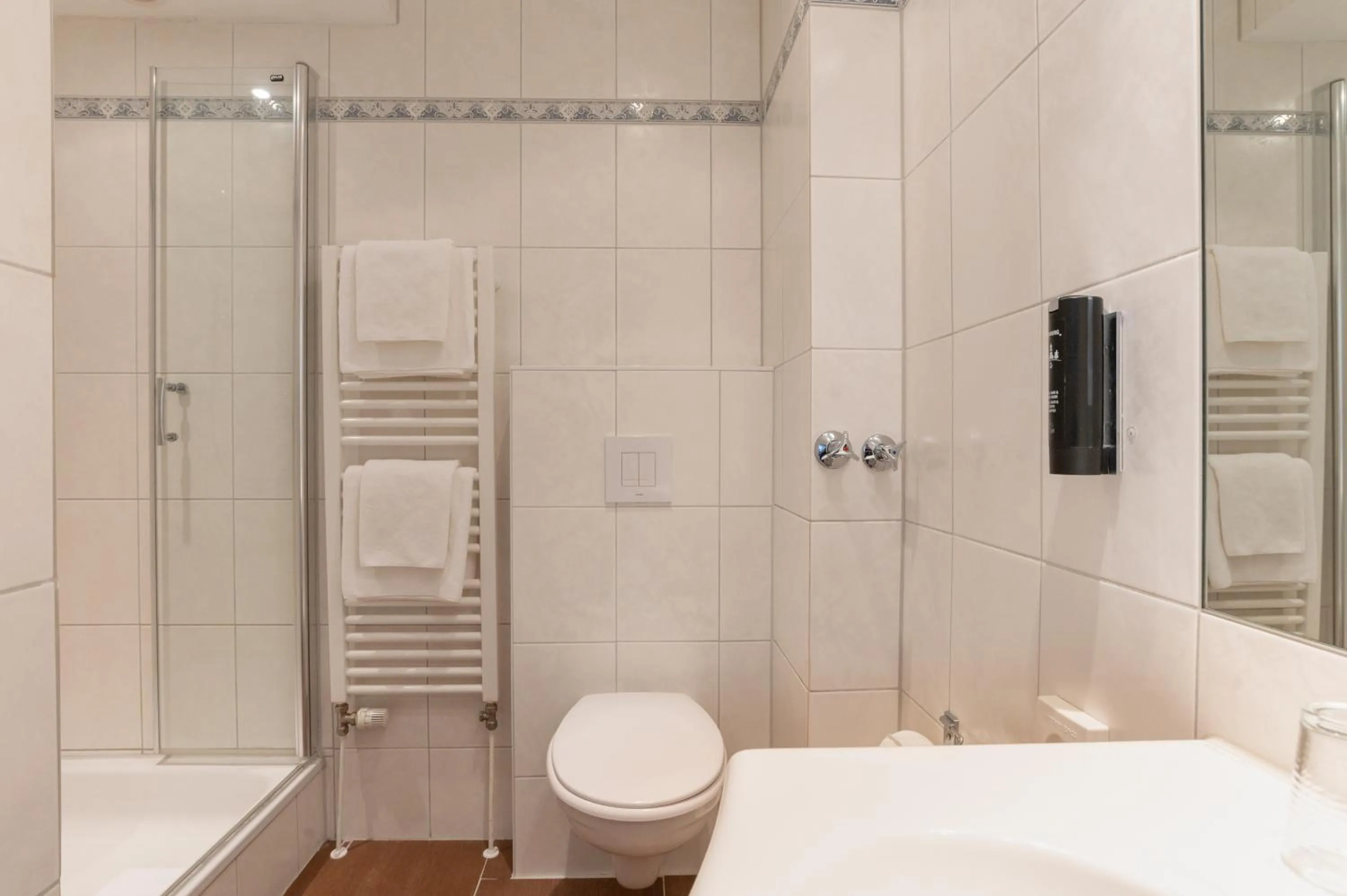 Bathroom in Hotel Commodore