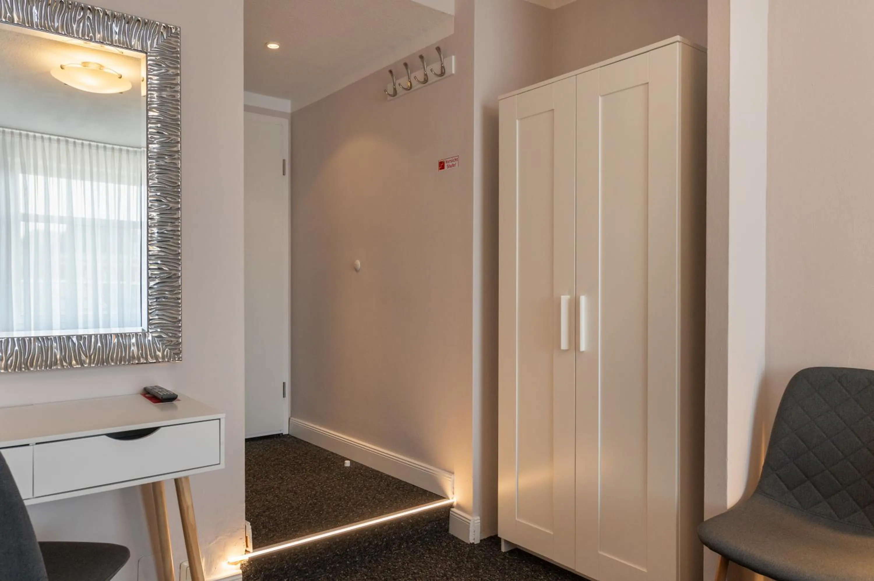 wardrobe in Hotel Commodore