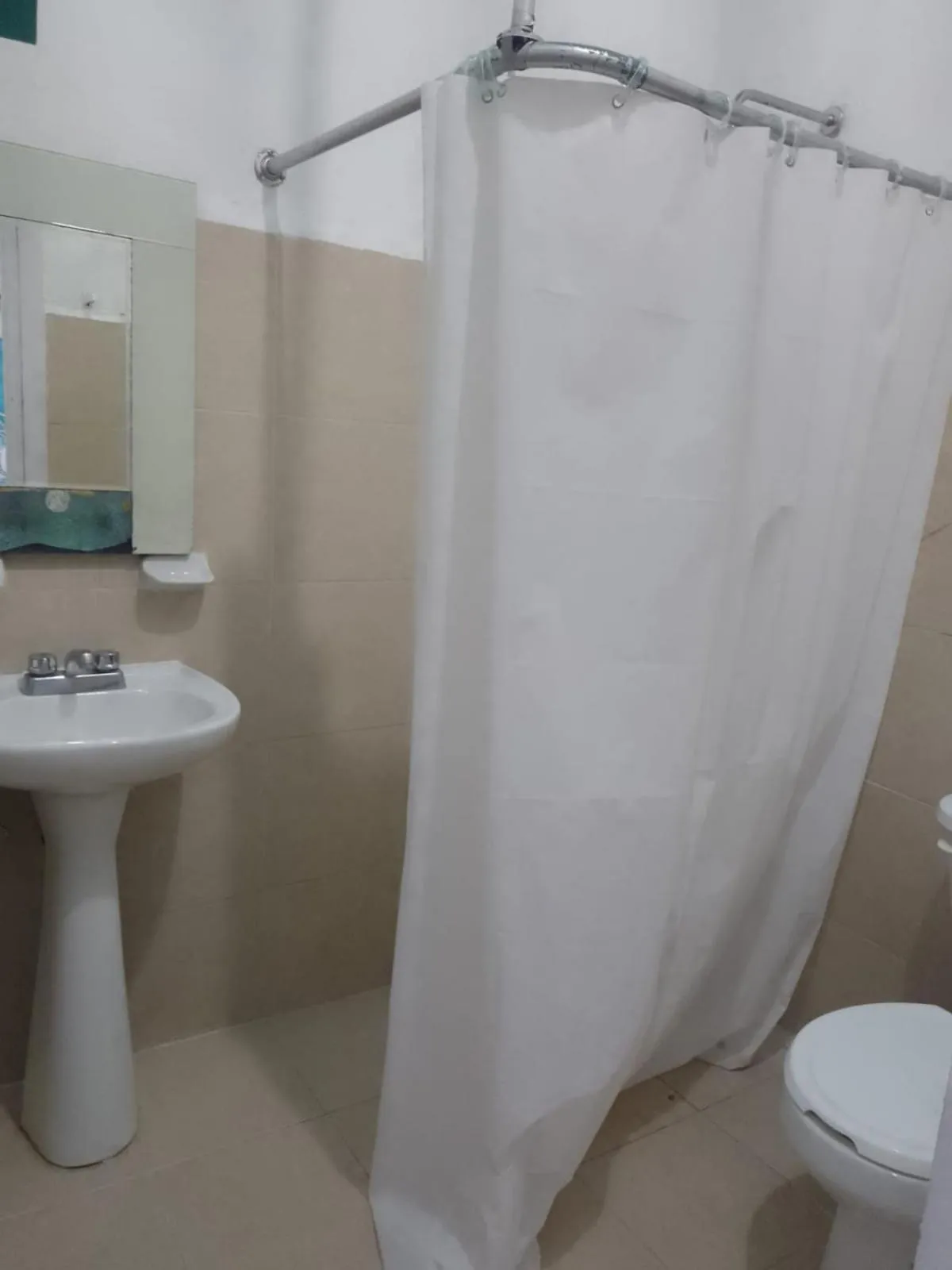 Public Bath in La Casa del Kéej Hostel