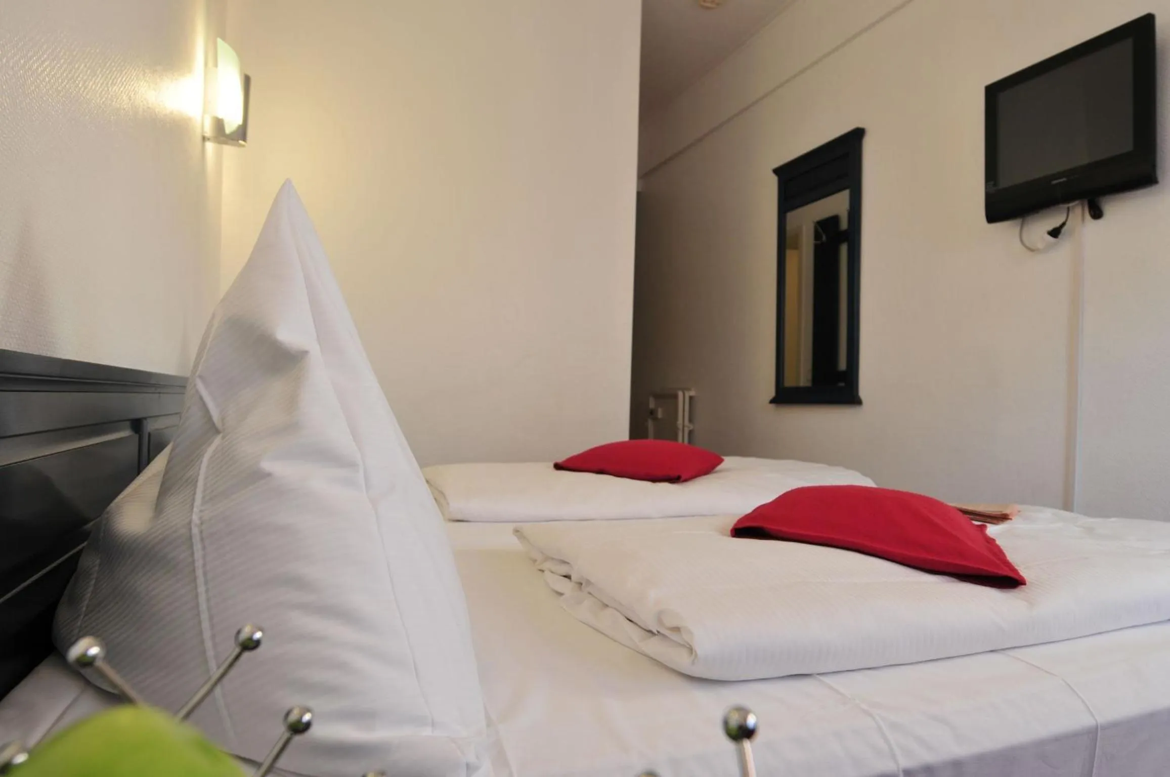 Photo of the whole room, Bed in Cerano City Hotel Köln am Dom