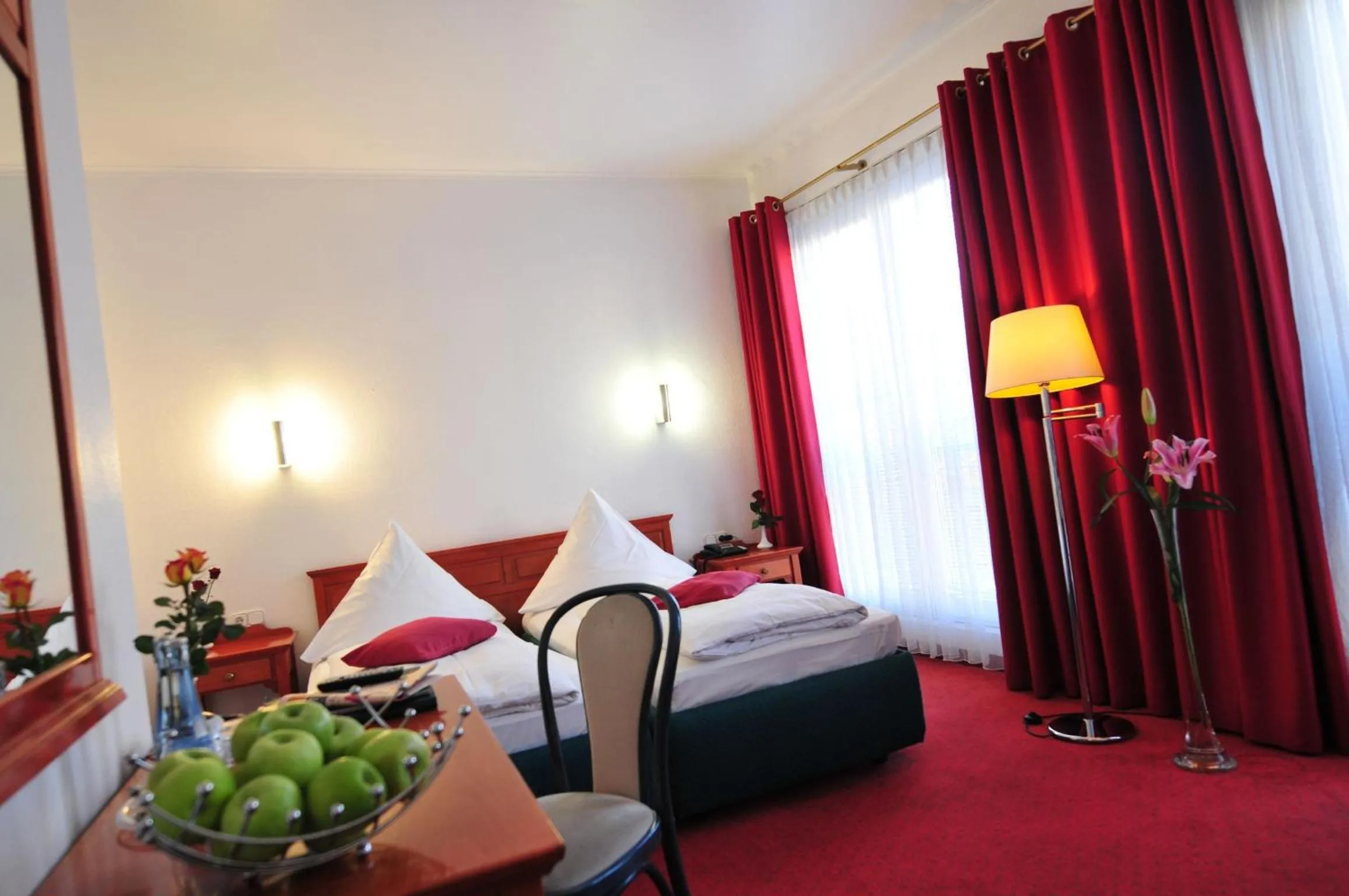 Photo of the whole room, Bed in Cerano City Hotel Köln am Dom