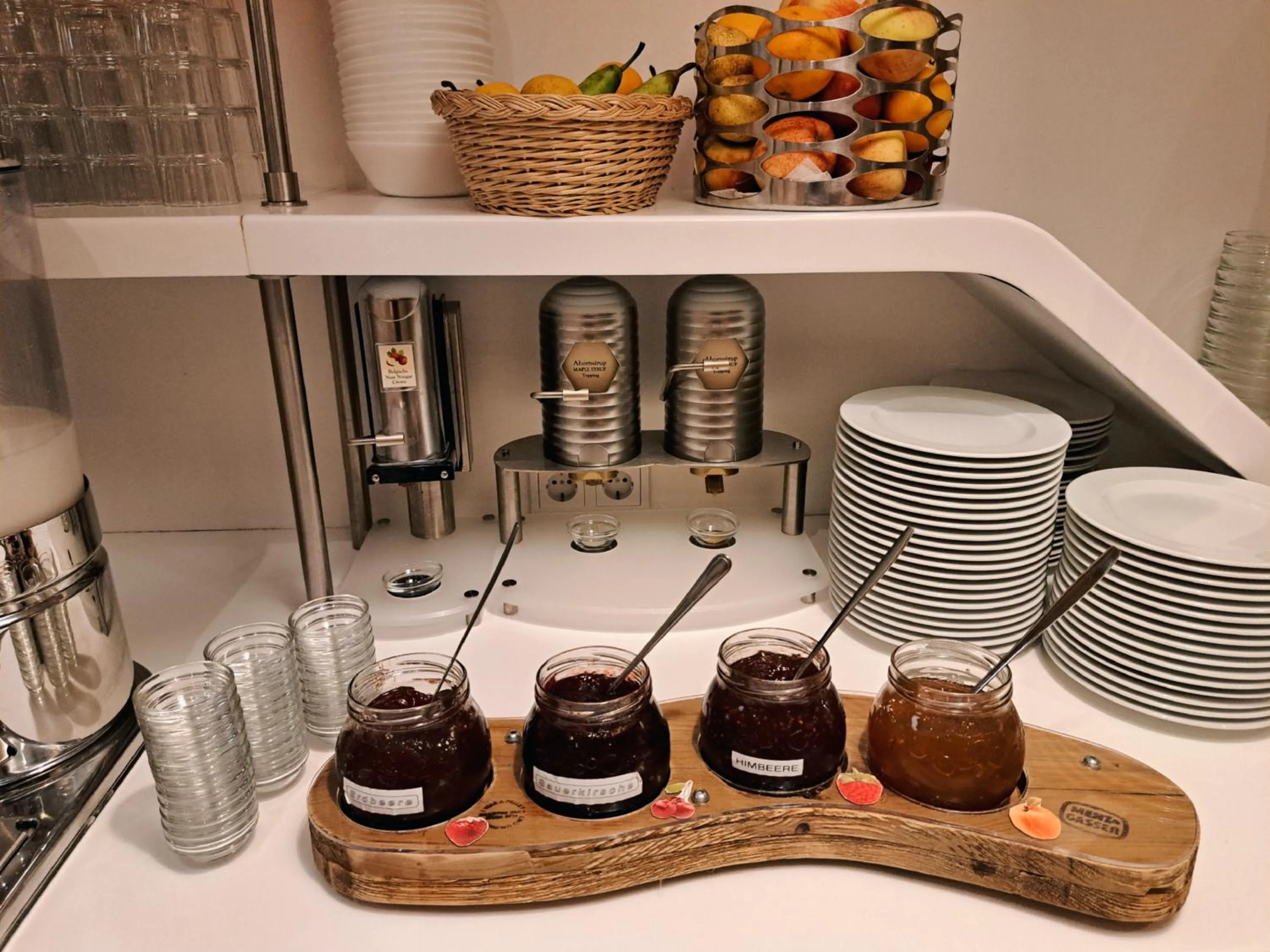 Food and drinks in ibis budget Berlin Ost