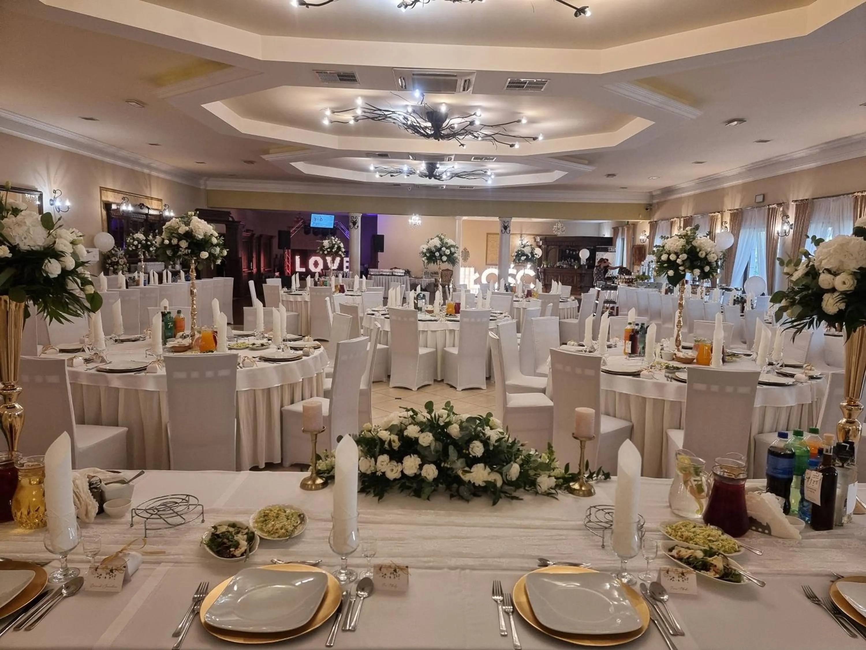 wedding in Dworek za Lasem