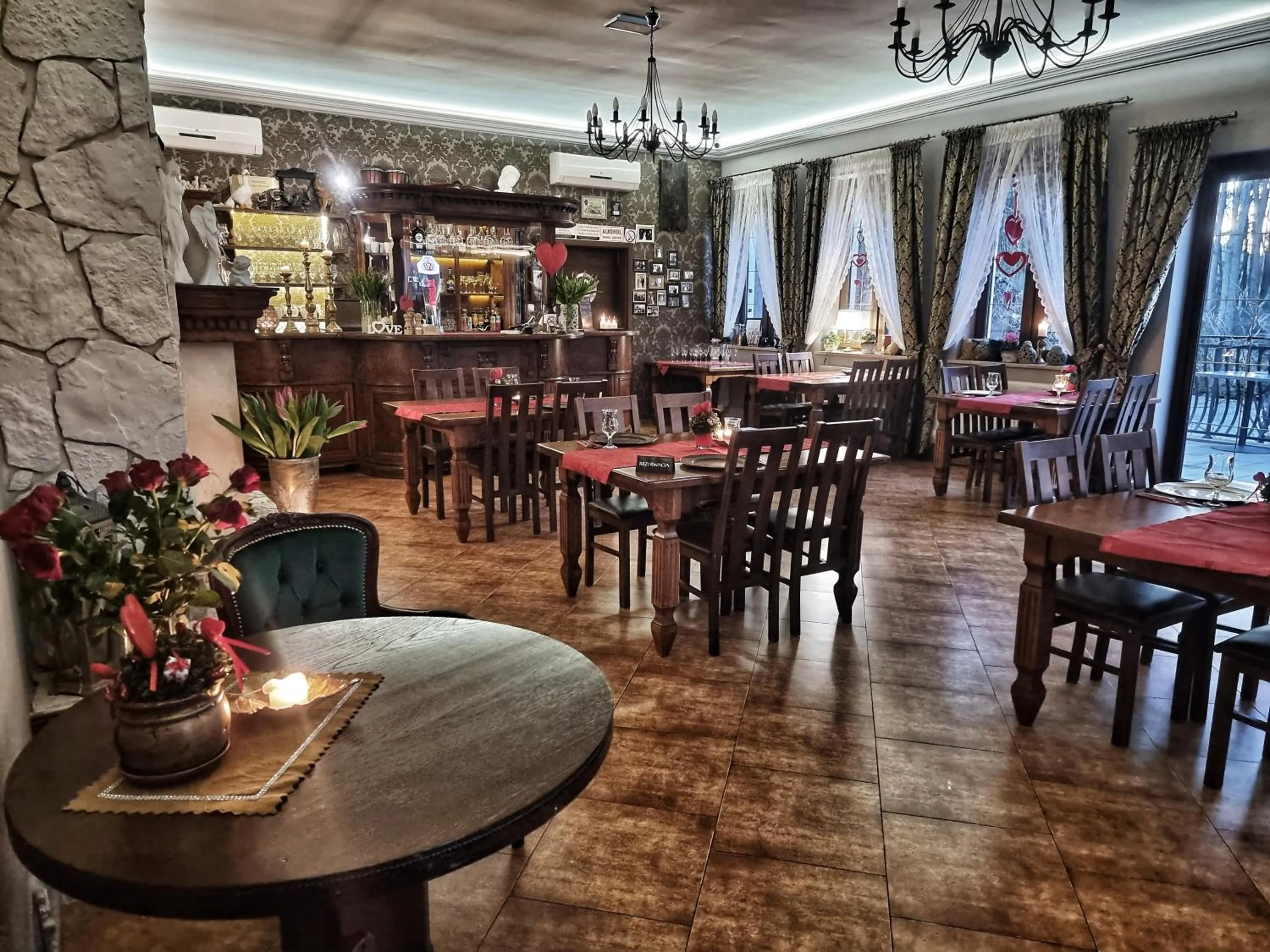 Restaurant/places to eat in Dworek za Lasem