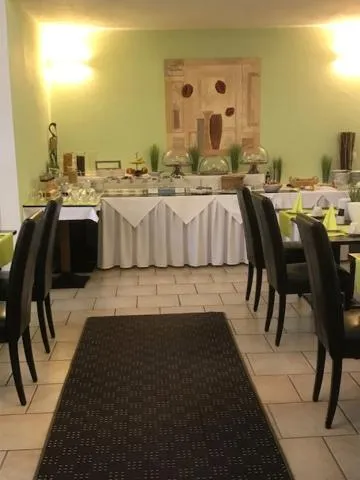 Breakfast in Hotel Augsburg Goldener Falke