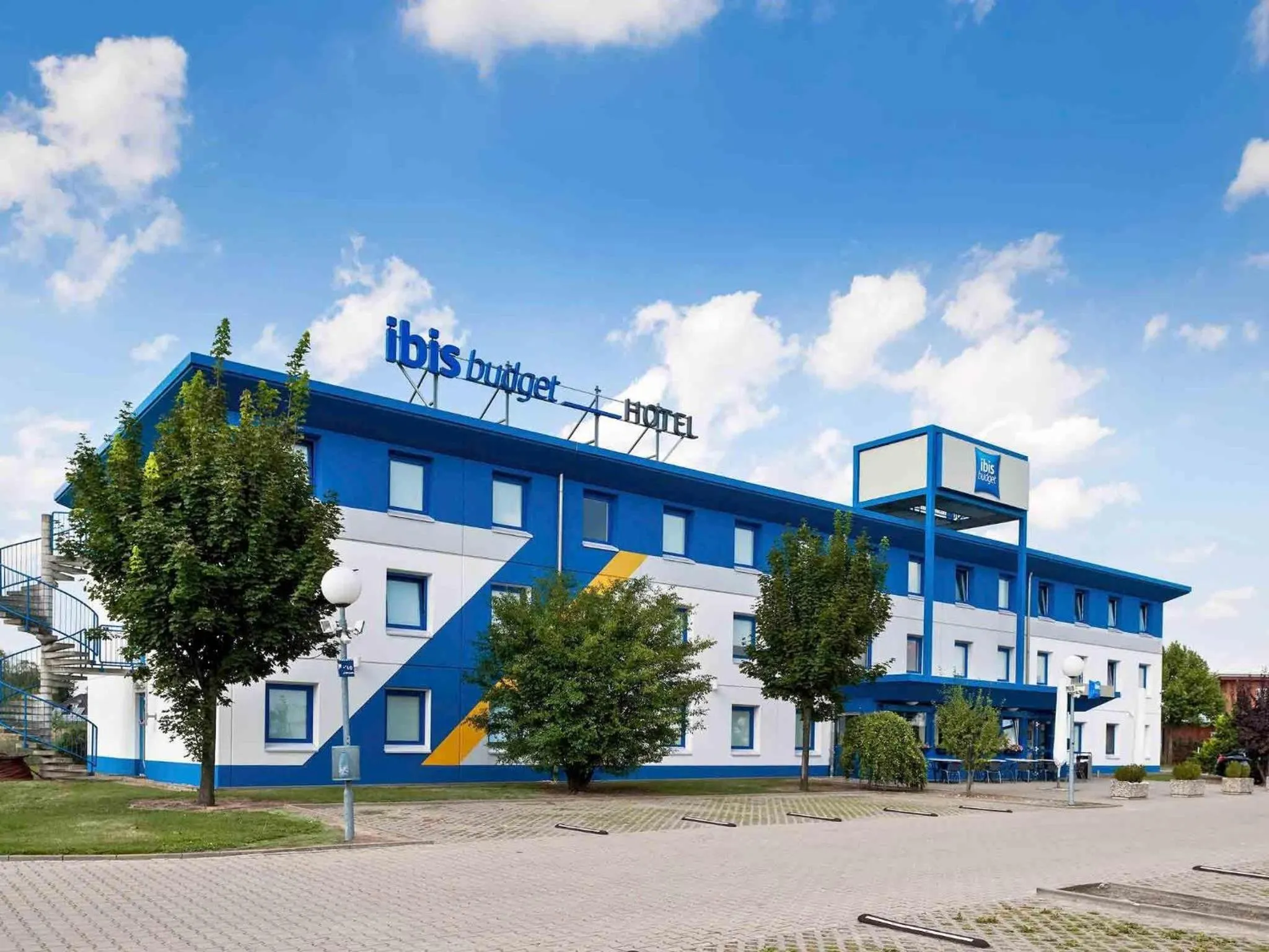Property building in ibis budget Berlin Hoppegarten