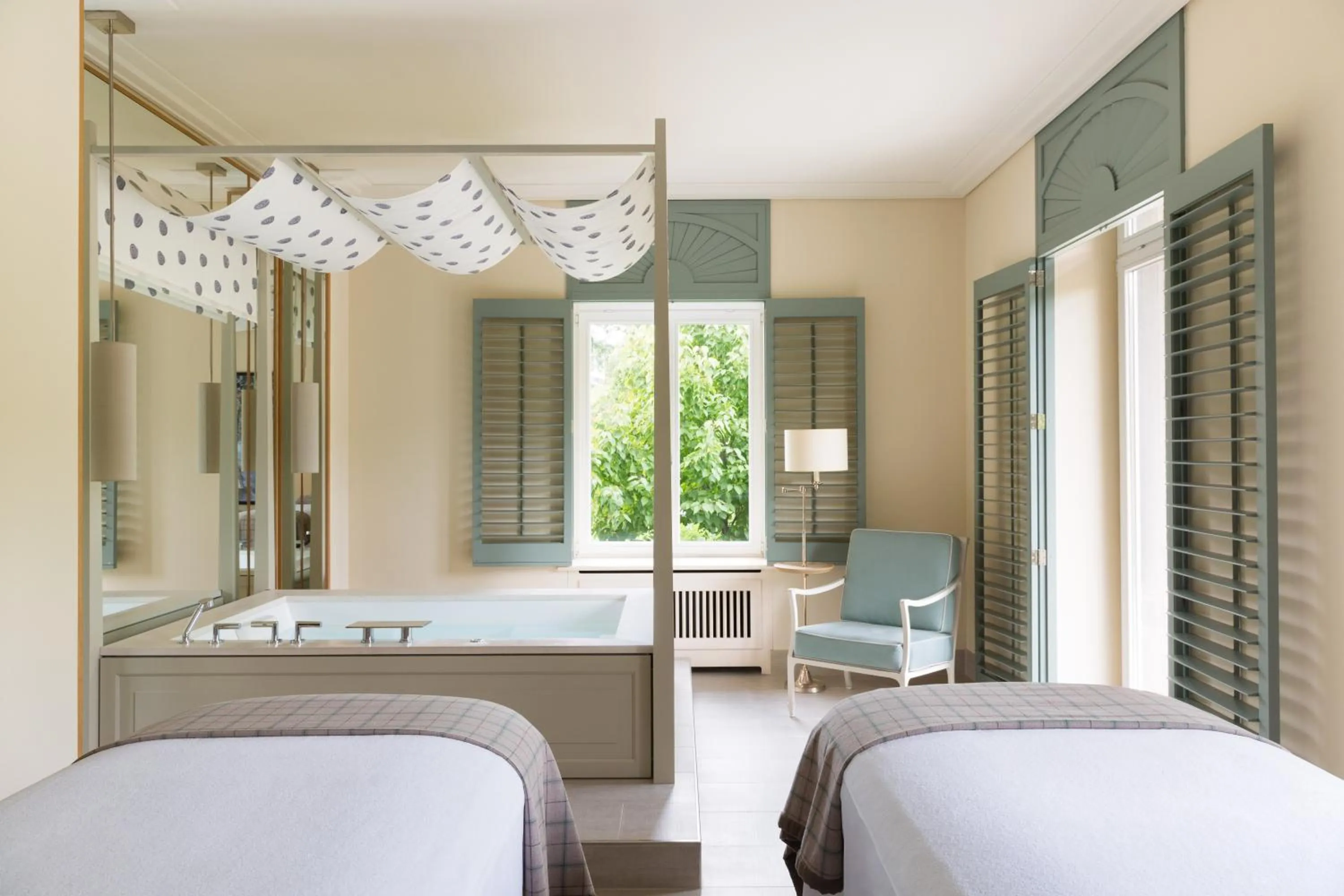 Hot Tub, Bed in Brenners Park Hotel & Spa, Oetker Hotels