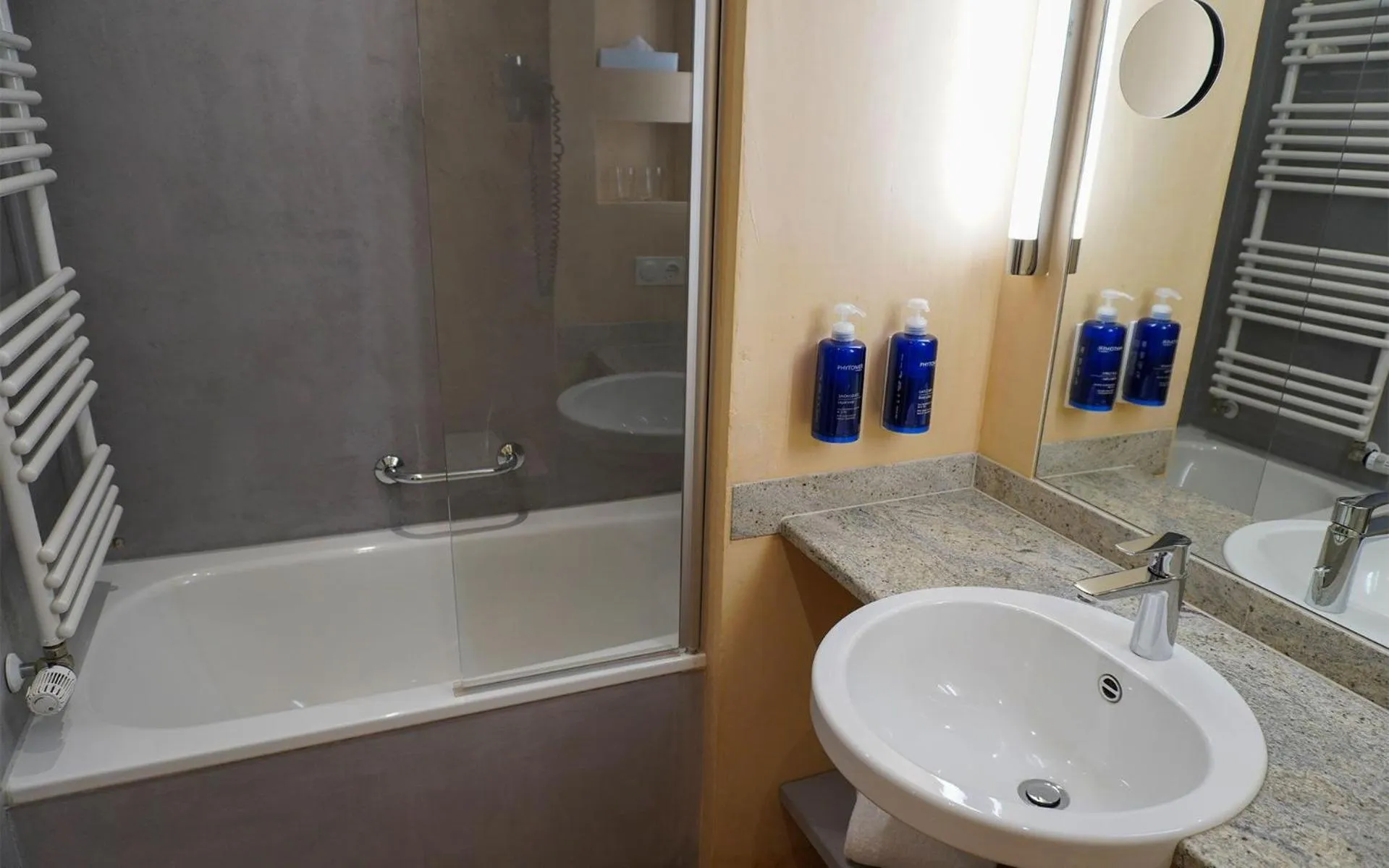 Bath in centrovital Hotel Berlin