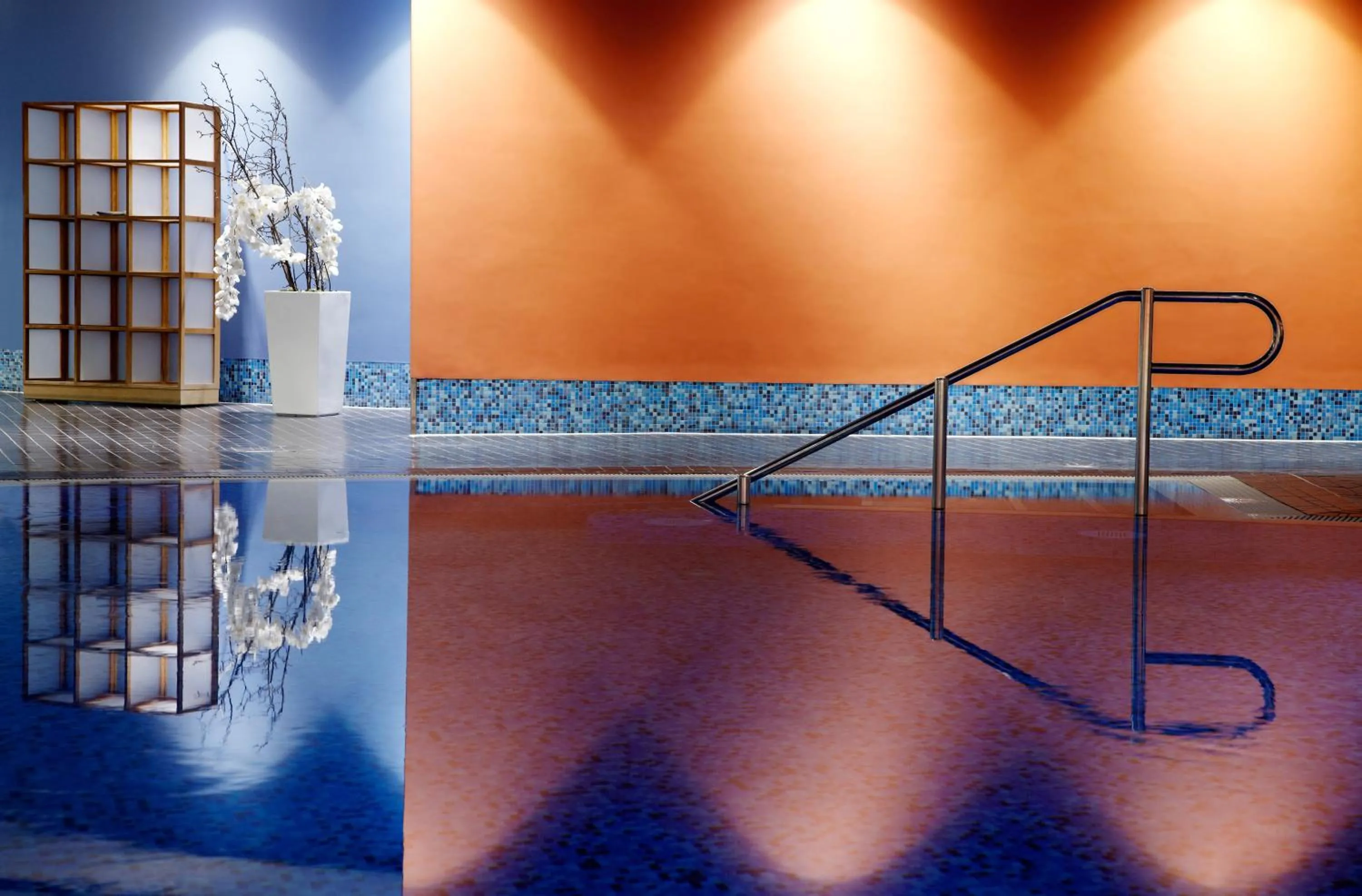 Swimming pool in centrovital Hotel Berlin