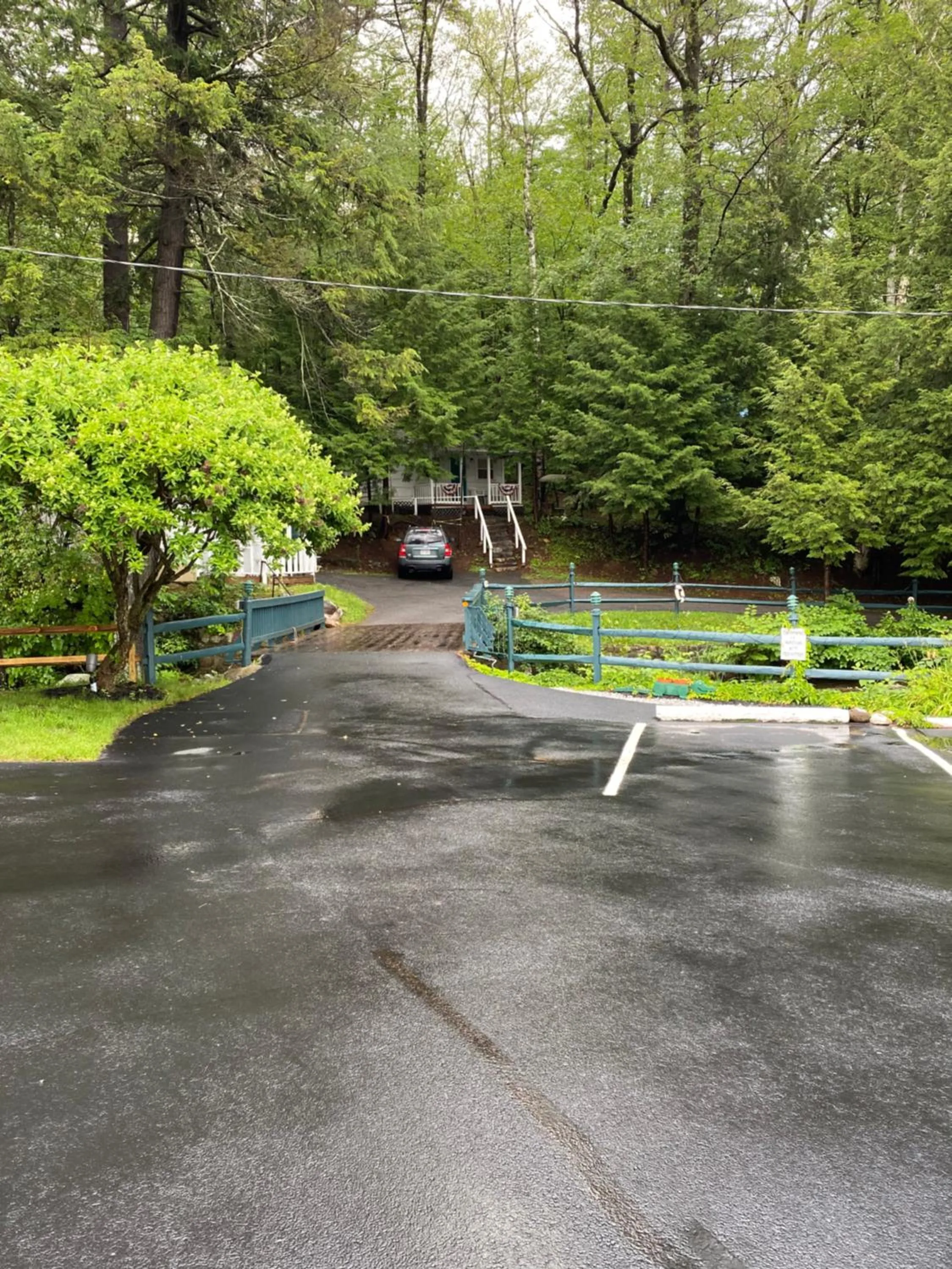 Brookside Motel & Cabins