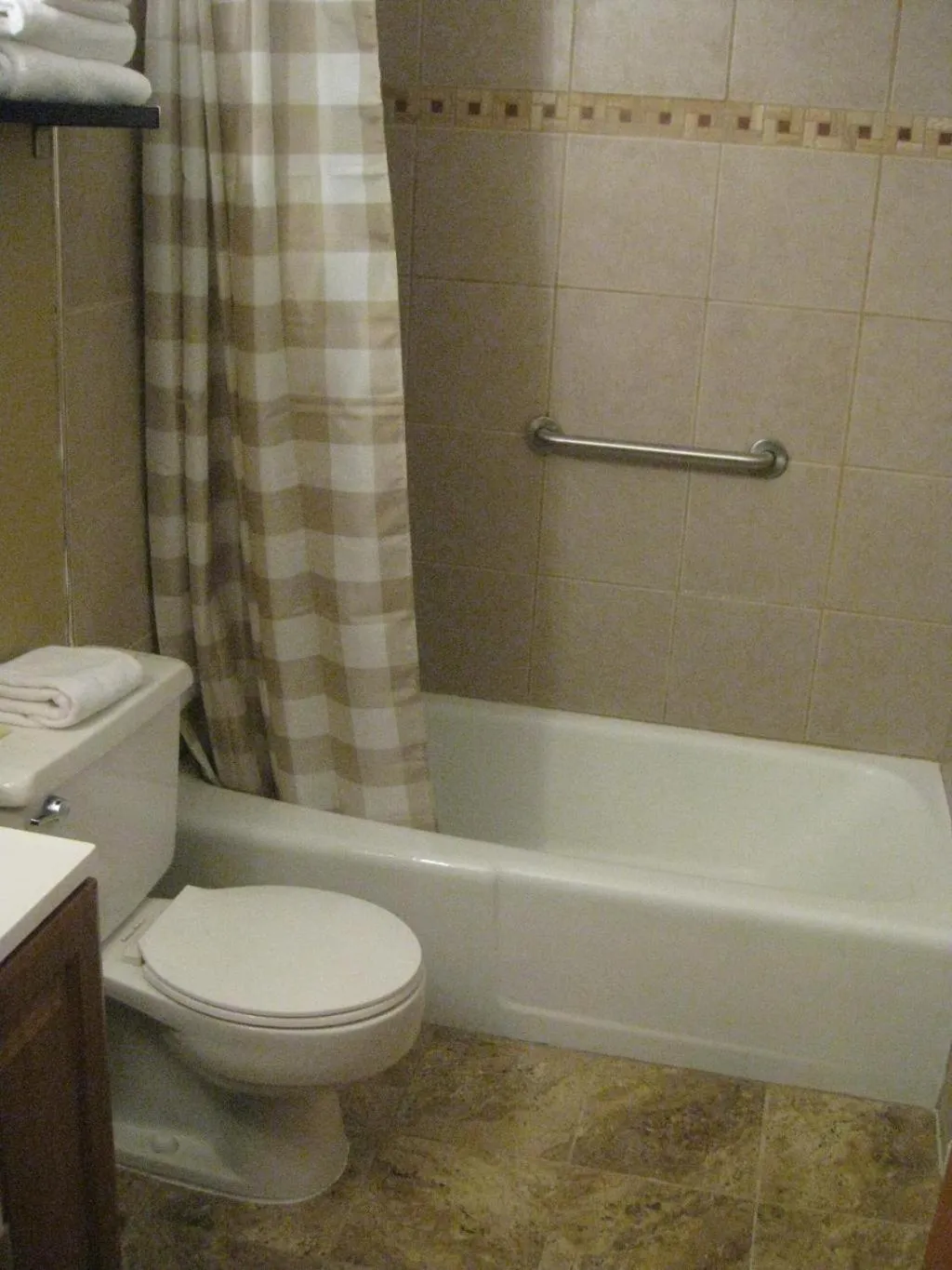 Brookside Motel & Cabins