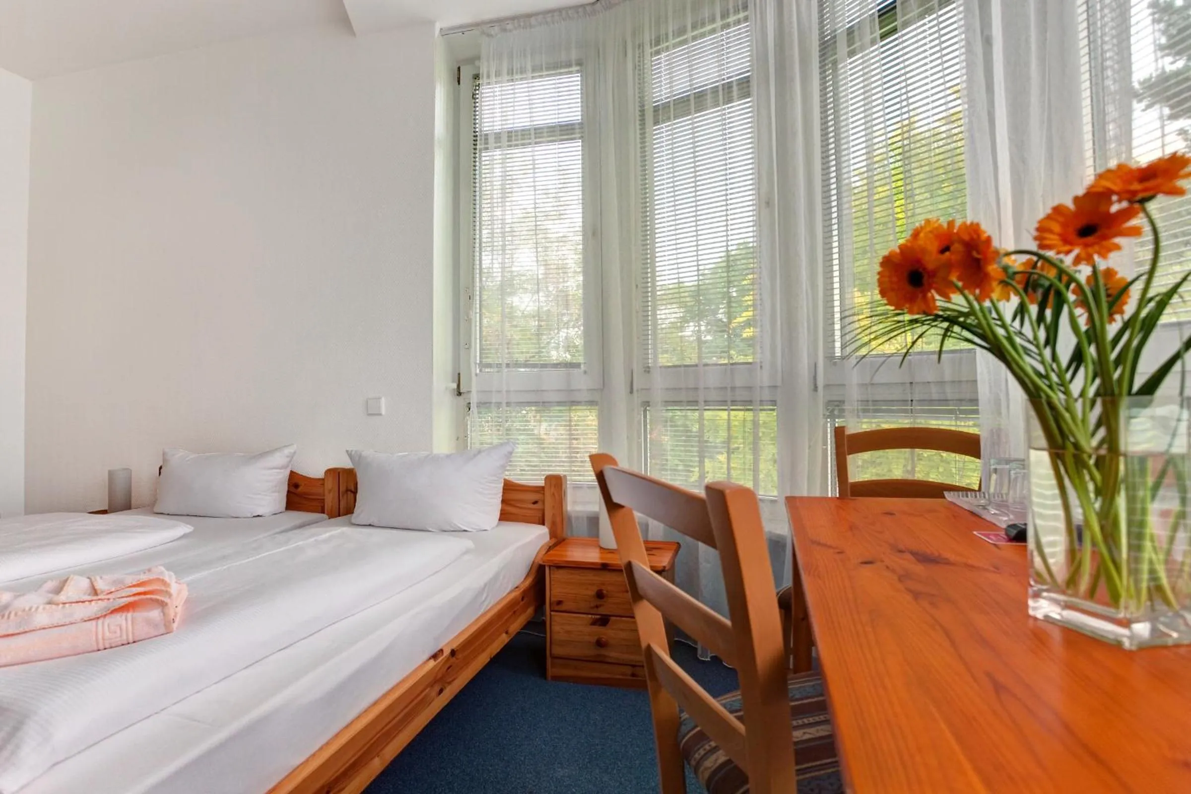 Photo of the whole room, Bed in Hotel Atlantic