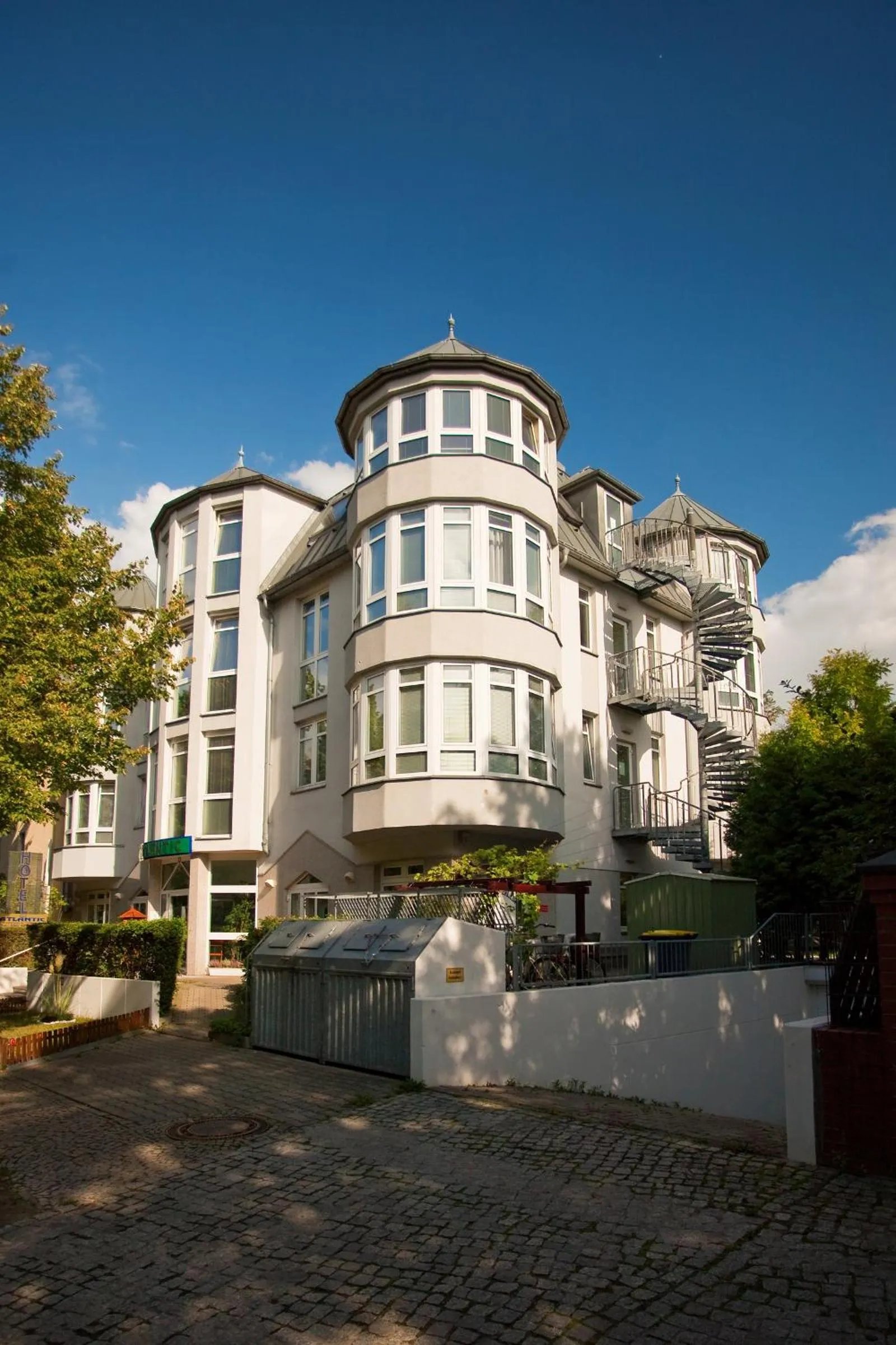 Facade/entrance in Hotel Atlantic