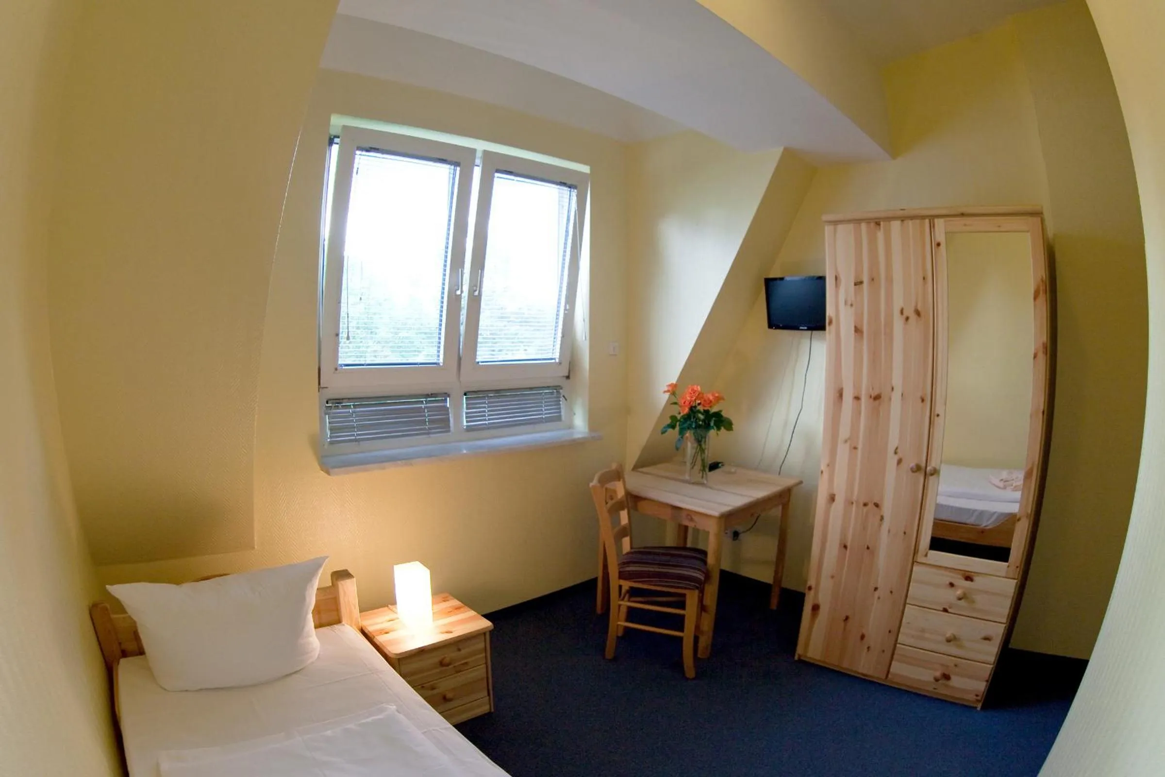 Photo of the whole room, Bed in Hotel Atlantic