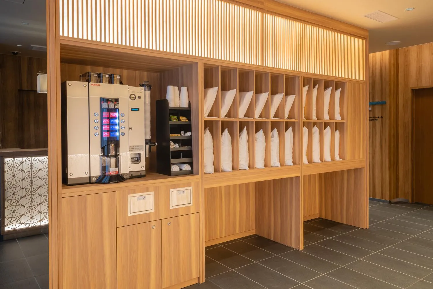 Lobby or reception in Tosei Hotel Cocone Ueno Okachimachi