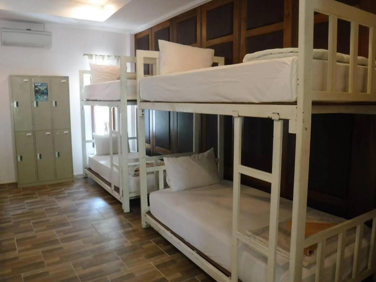 bunk bed, Bed in Seashell Resort Hostel Koh Tao