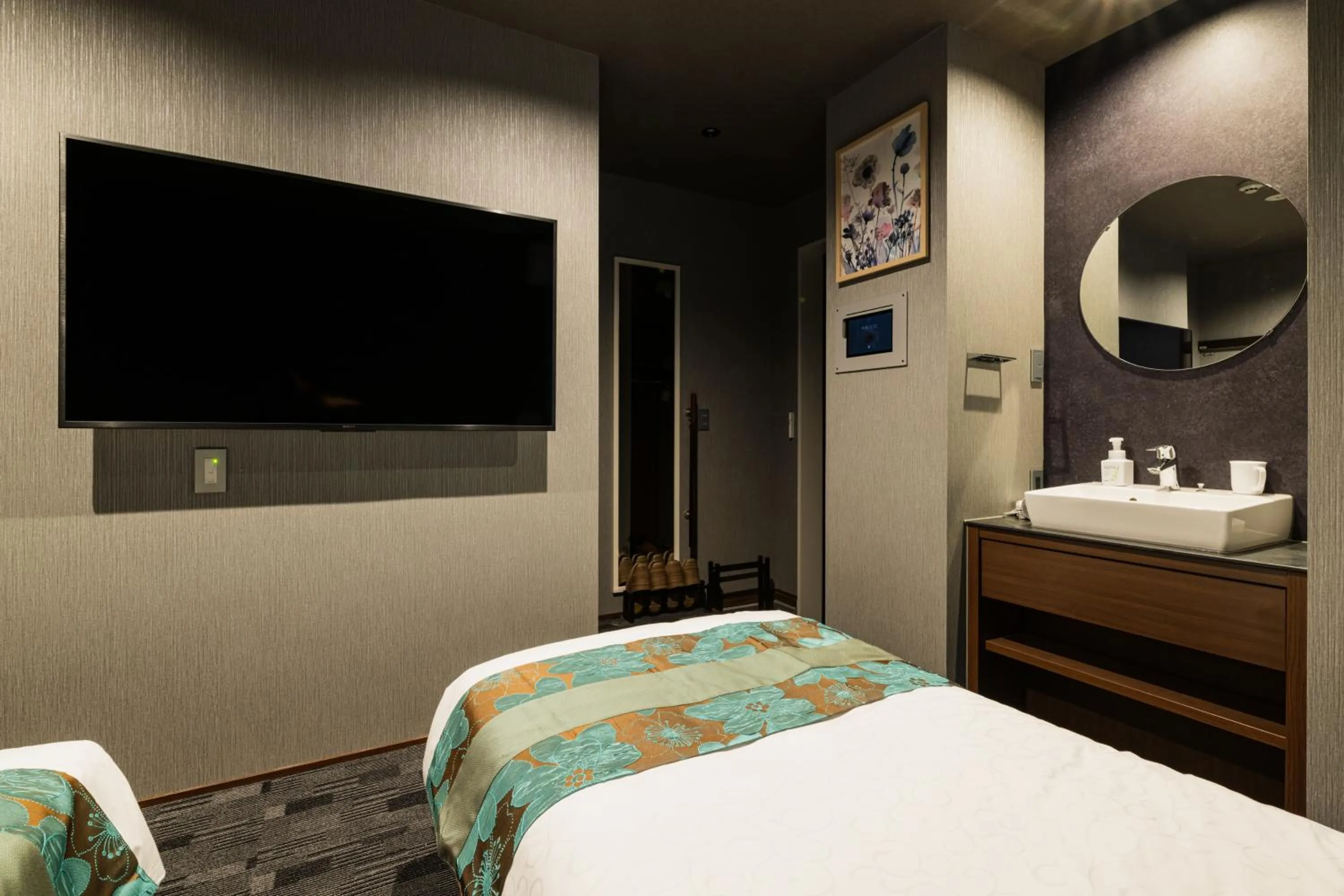 TV and multimedia, Bed in GRAND BASE Haruyoshi