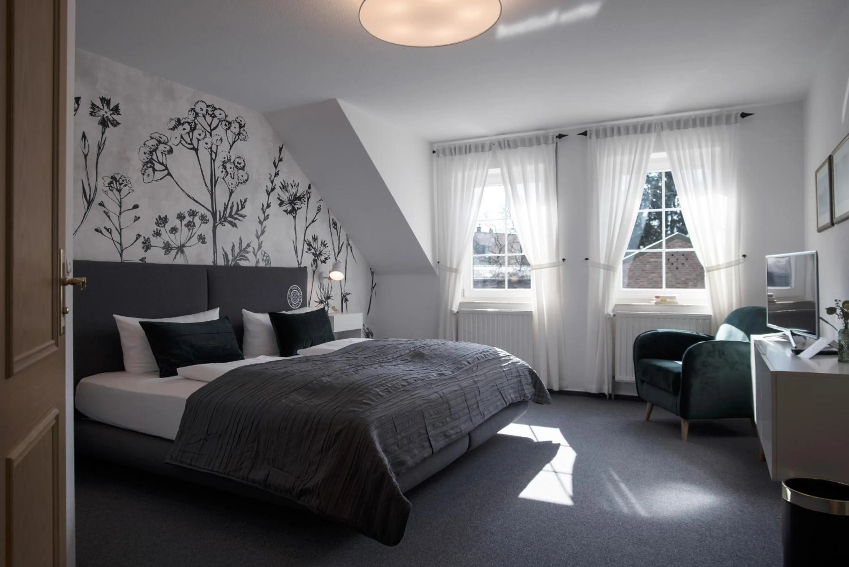 Photo of the whole room, Bed in Hotel & Restaurant Am Alten Rhin