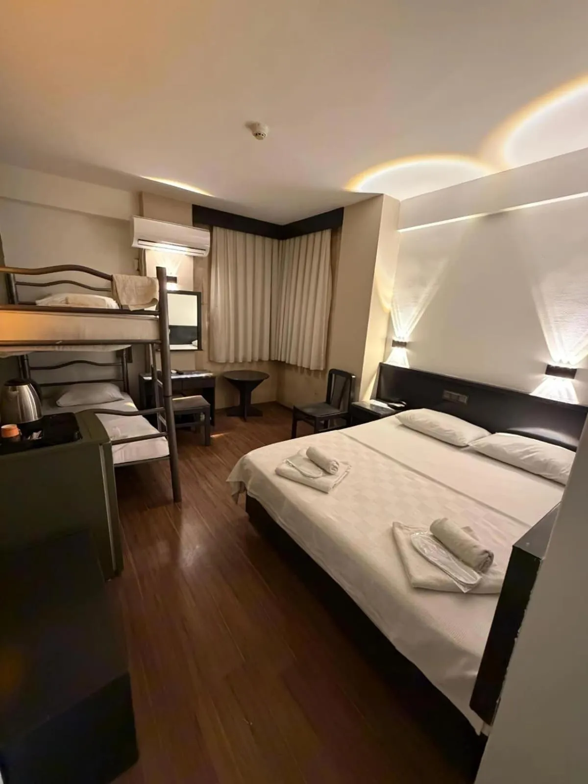 Photo of the whole room, Bed in Hotel Güleryüz 2