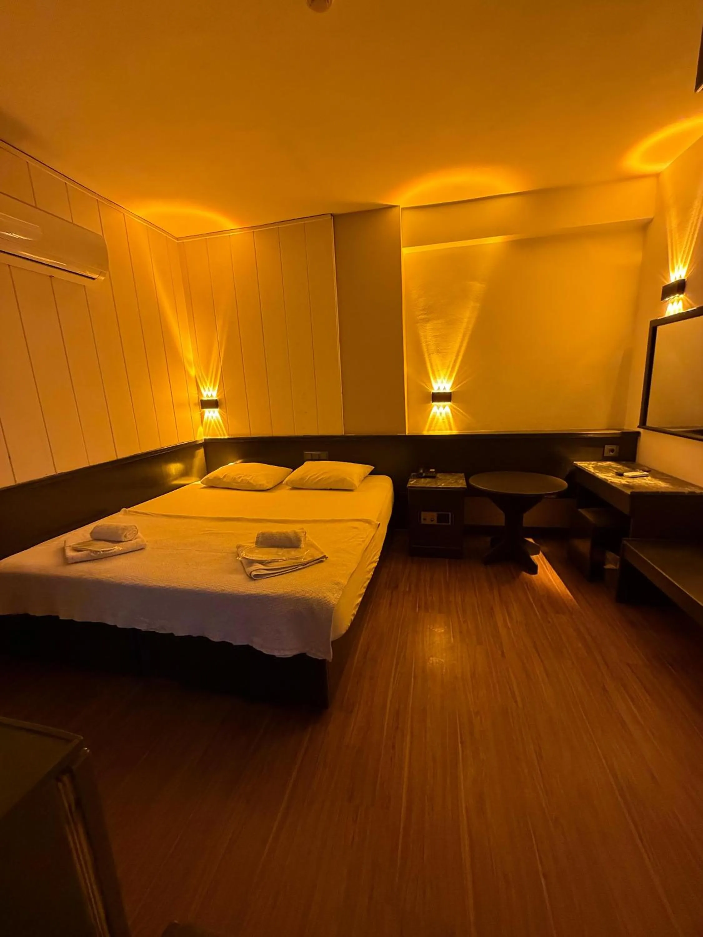 Photo of the whole room, Bed in Hotel Güleryüz 2