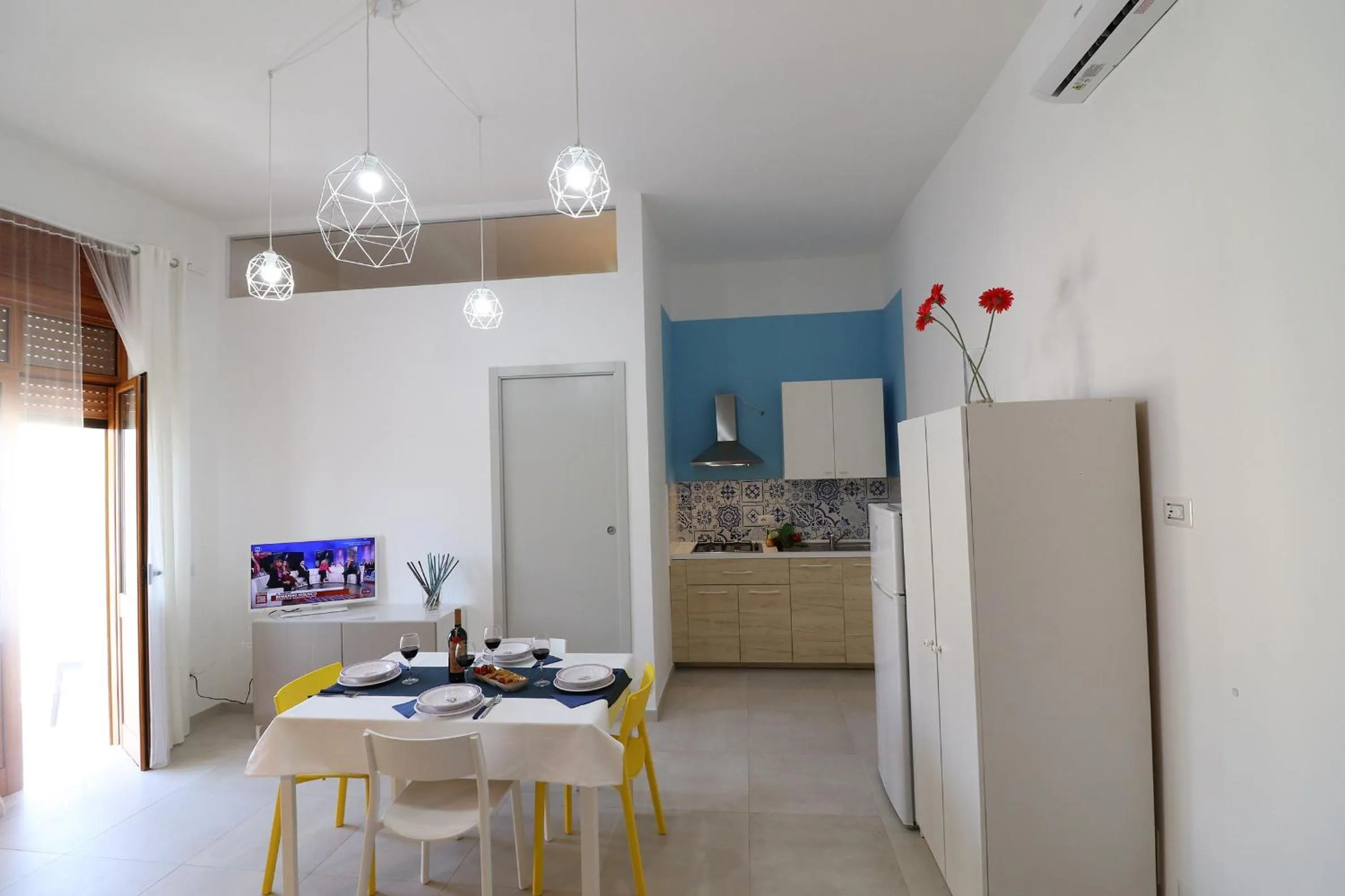 Dining Area in Holiday House Nike Otranto 4 guests