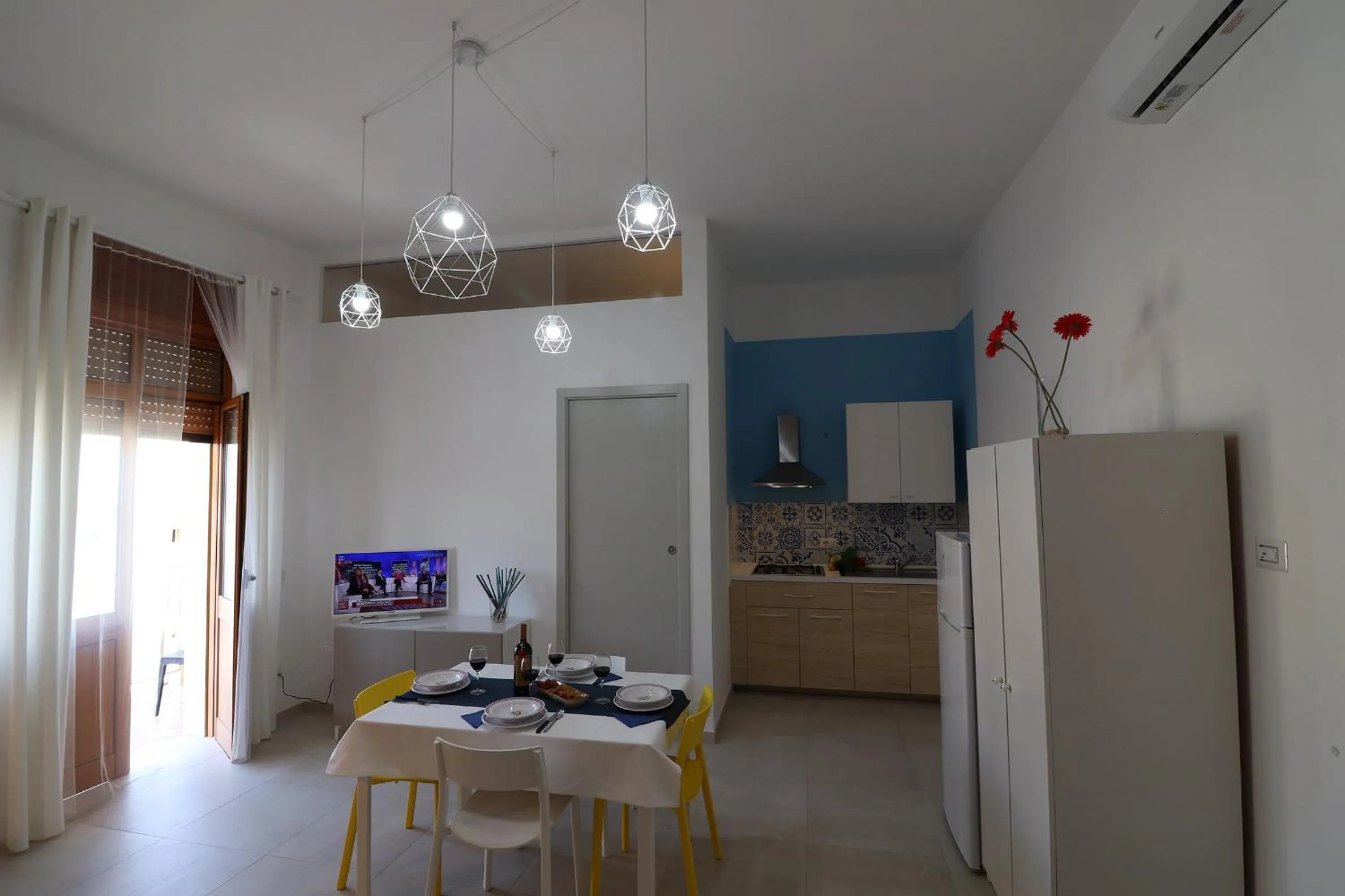 Dining Area in Holiday House Nike Otranto 4 guests