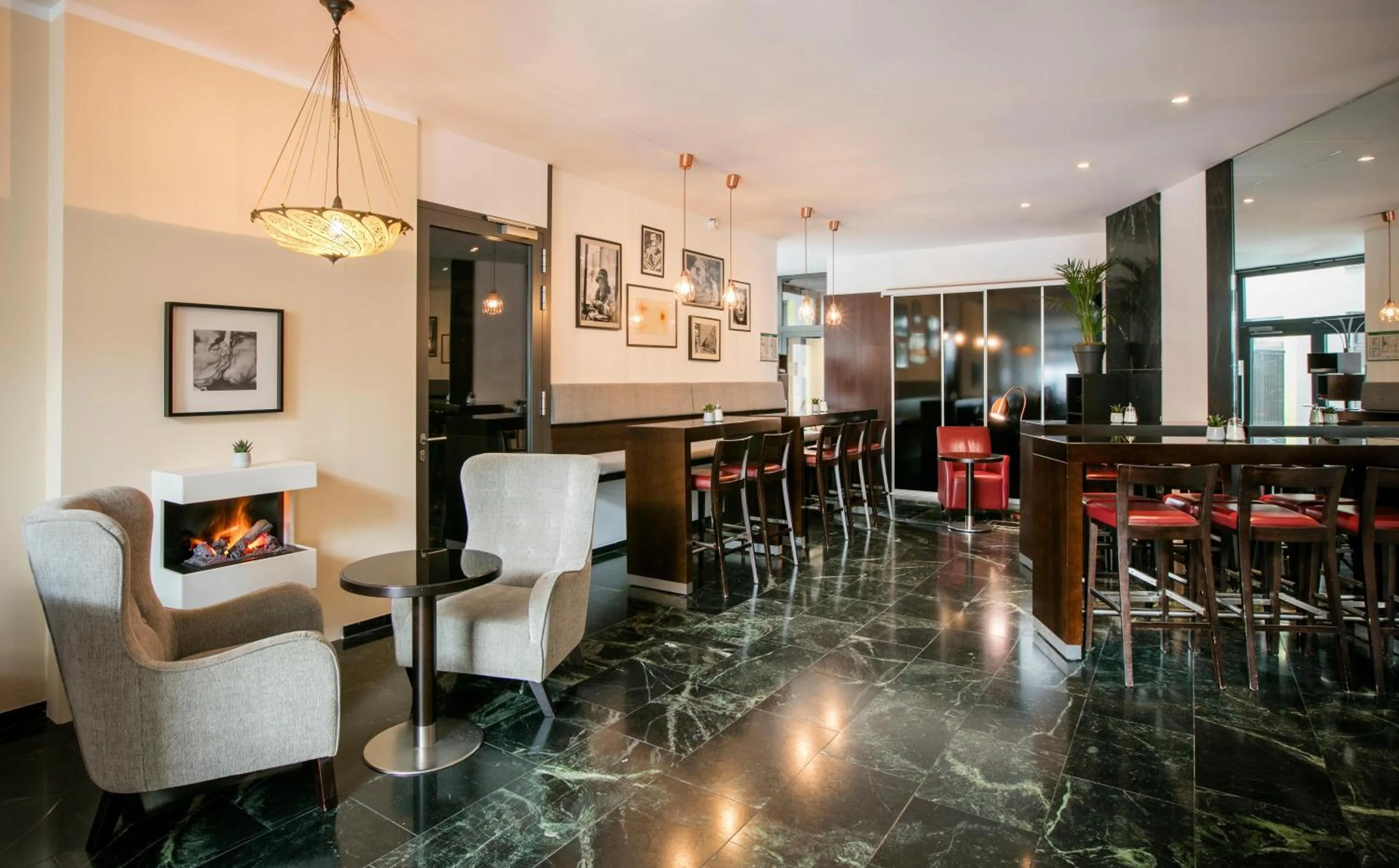 Restaurant/places to eat in ARCOTEL Velvet Berlin