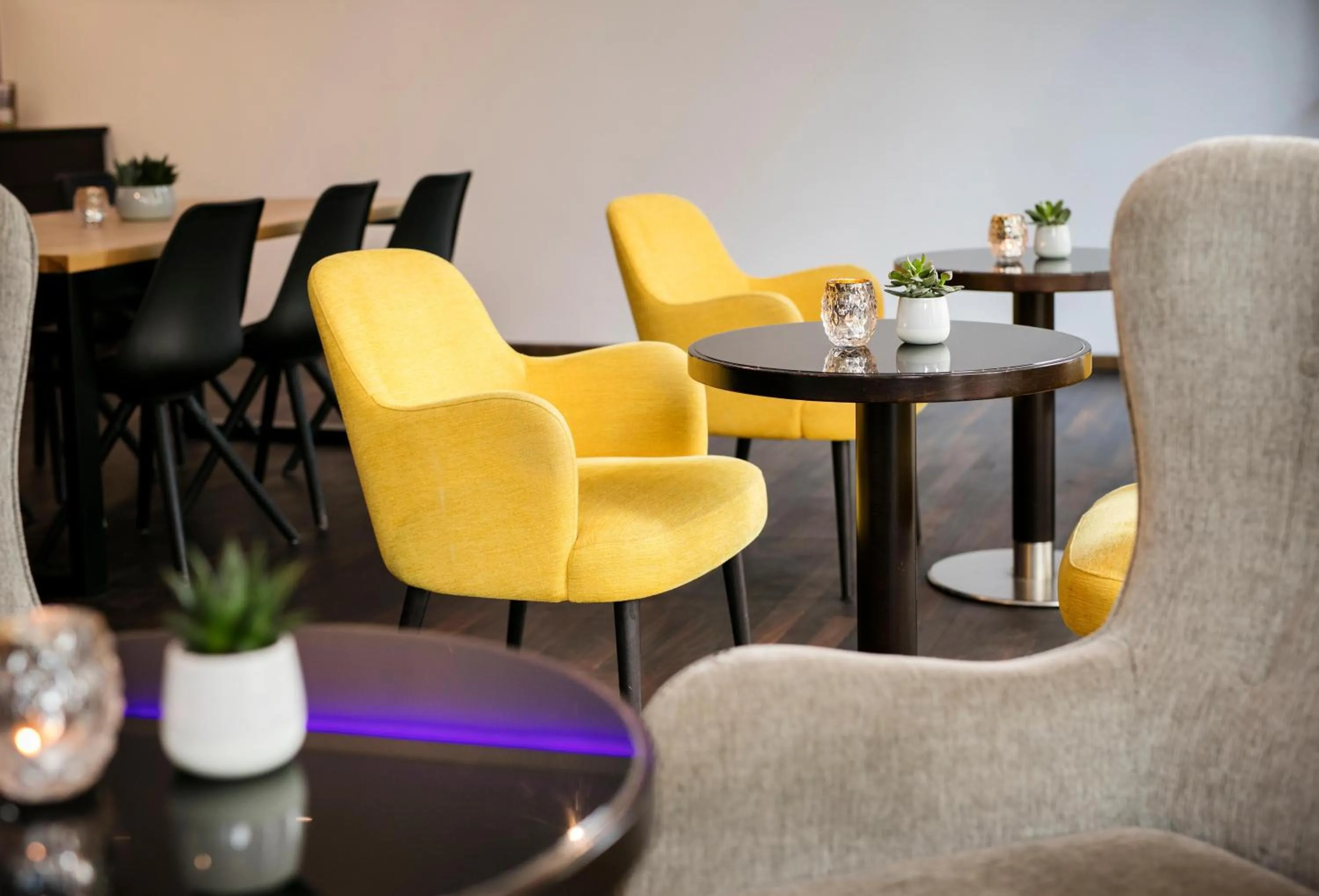 Lounge or bar in ARCOTEL Velvet Berlin