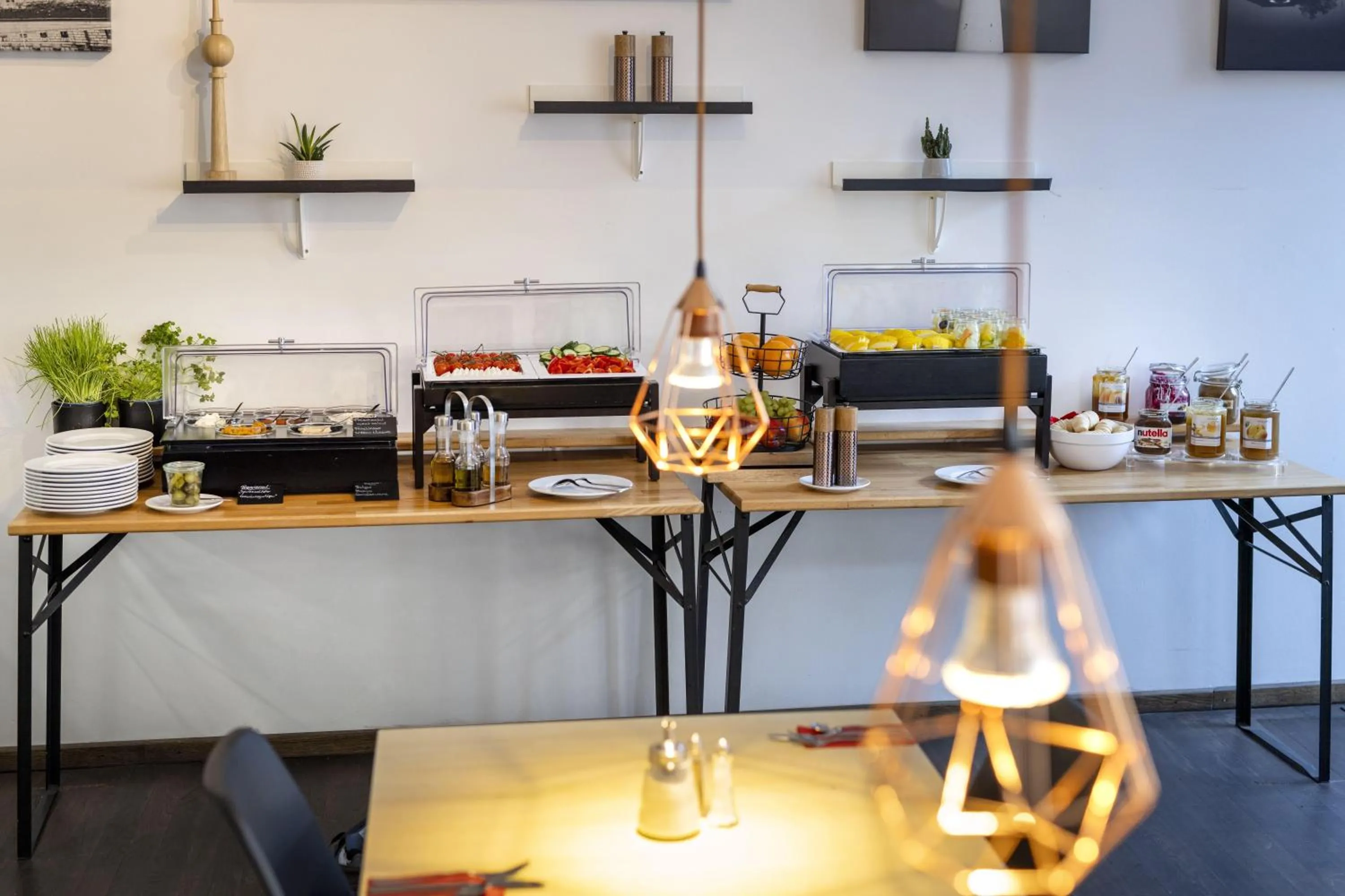 Restaurant/places to eat in ARCOTEL Velvet Berlin