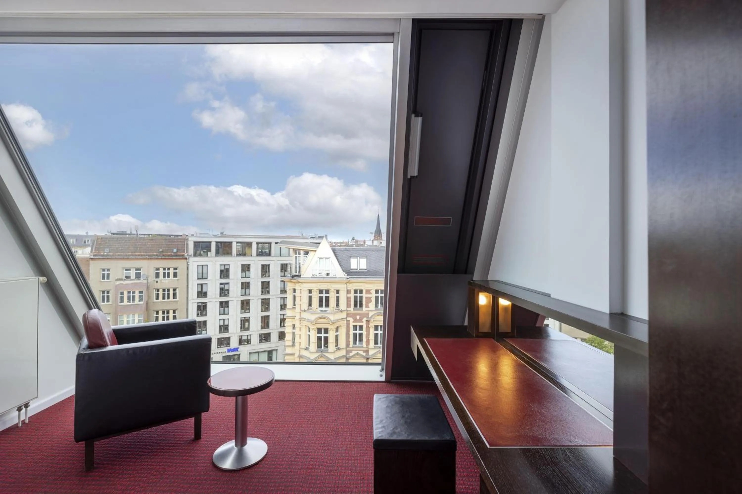 Photo of the whole room in ARCOTEL Velvet Berlin