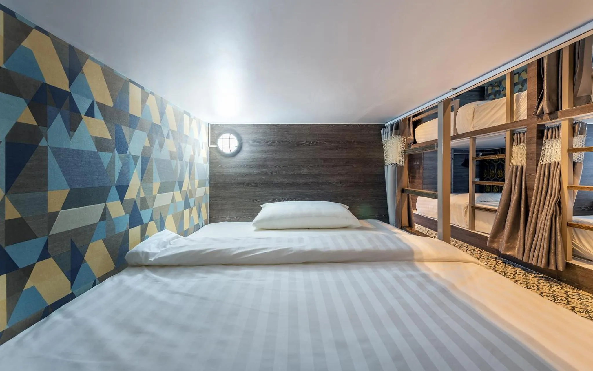 Staff, Bed in Happy Station Bangkok