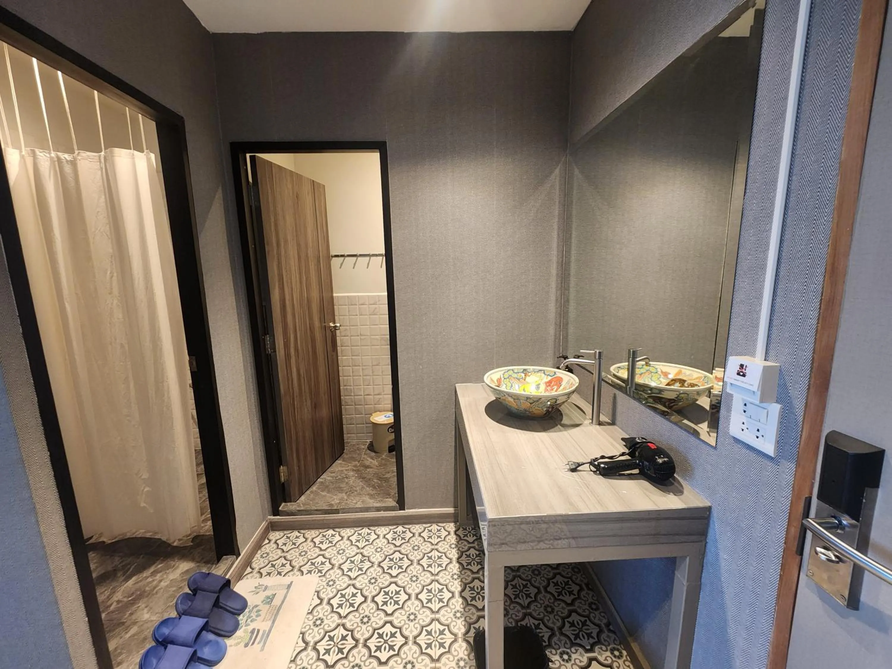 Bathroom in Happy Station Bangkok